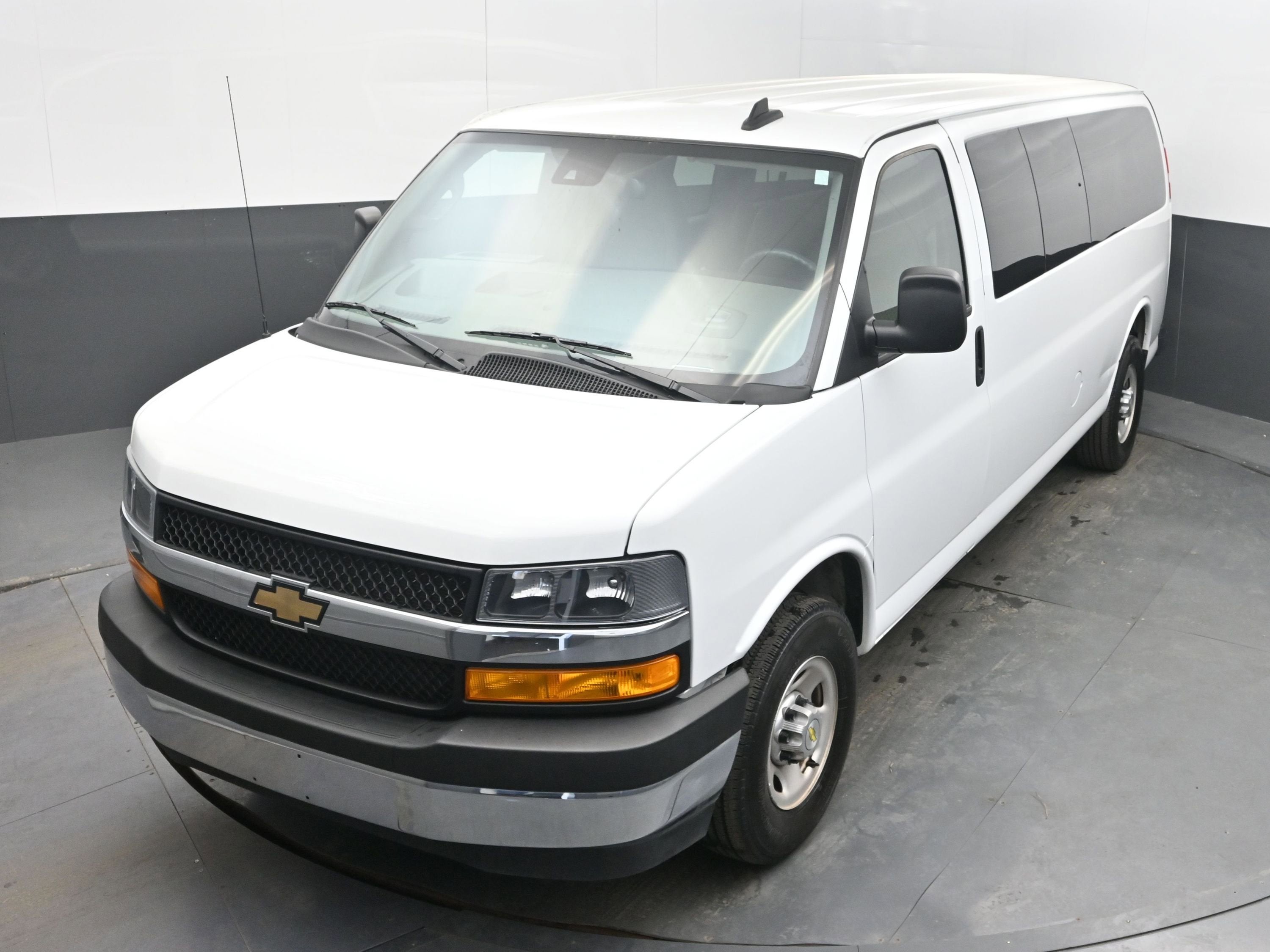 2024 Chevrolet Express Passenger LT