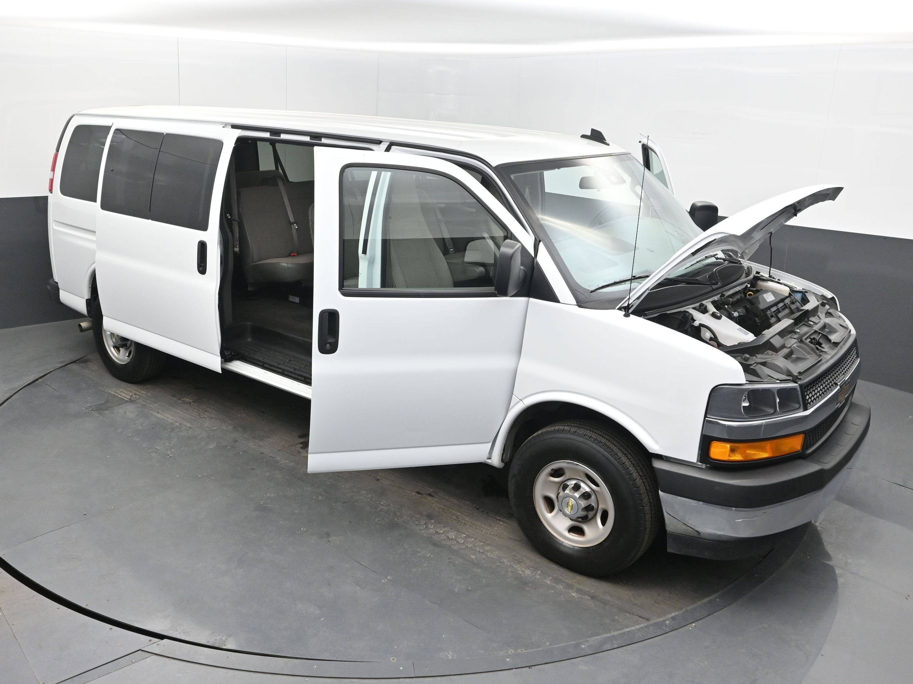 2024 Chevrolet Express Passenger LT