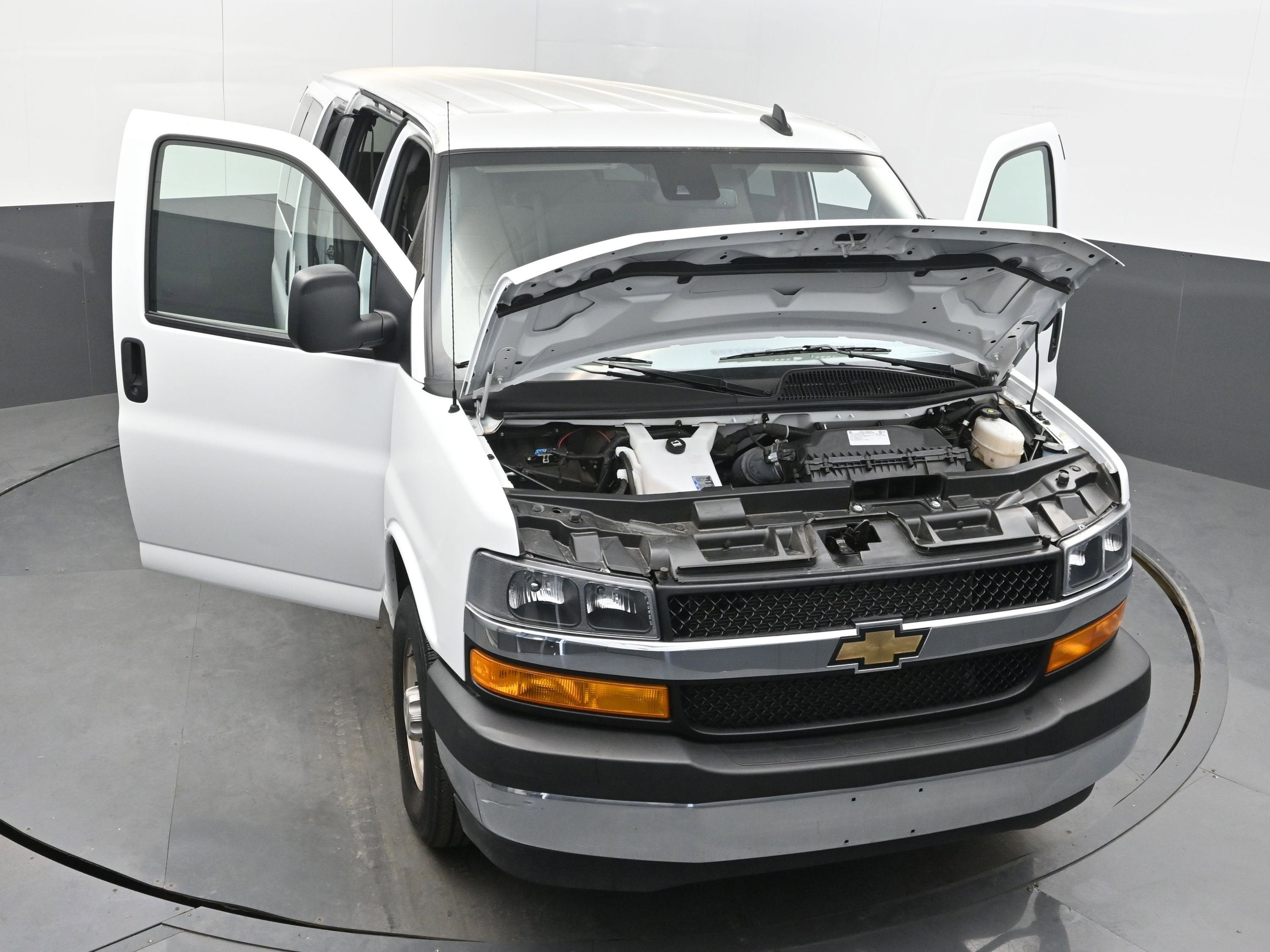 2024 Chevrolet Express Passenger LT