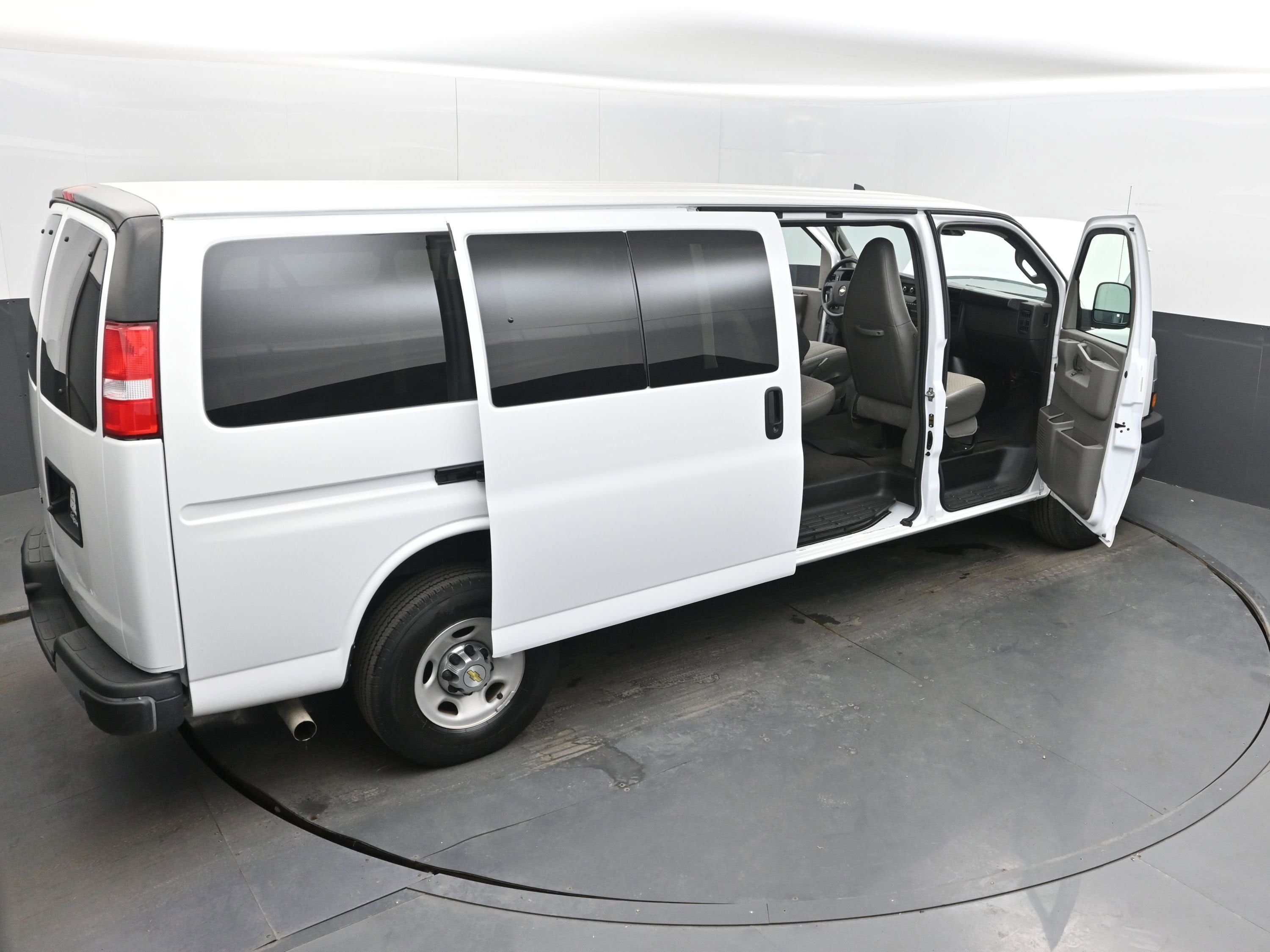 2024 Chevrolet Express Passenger LT