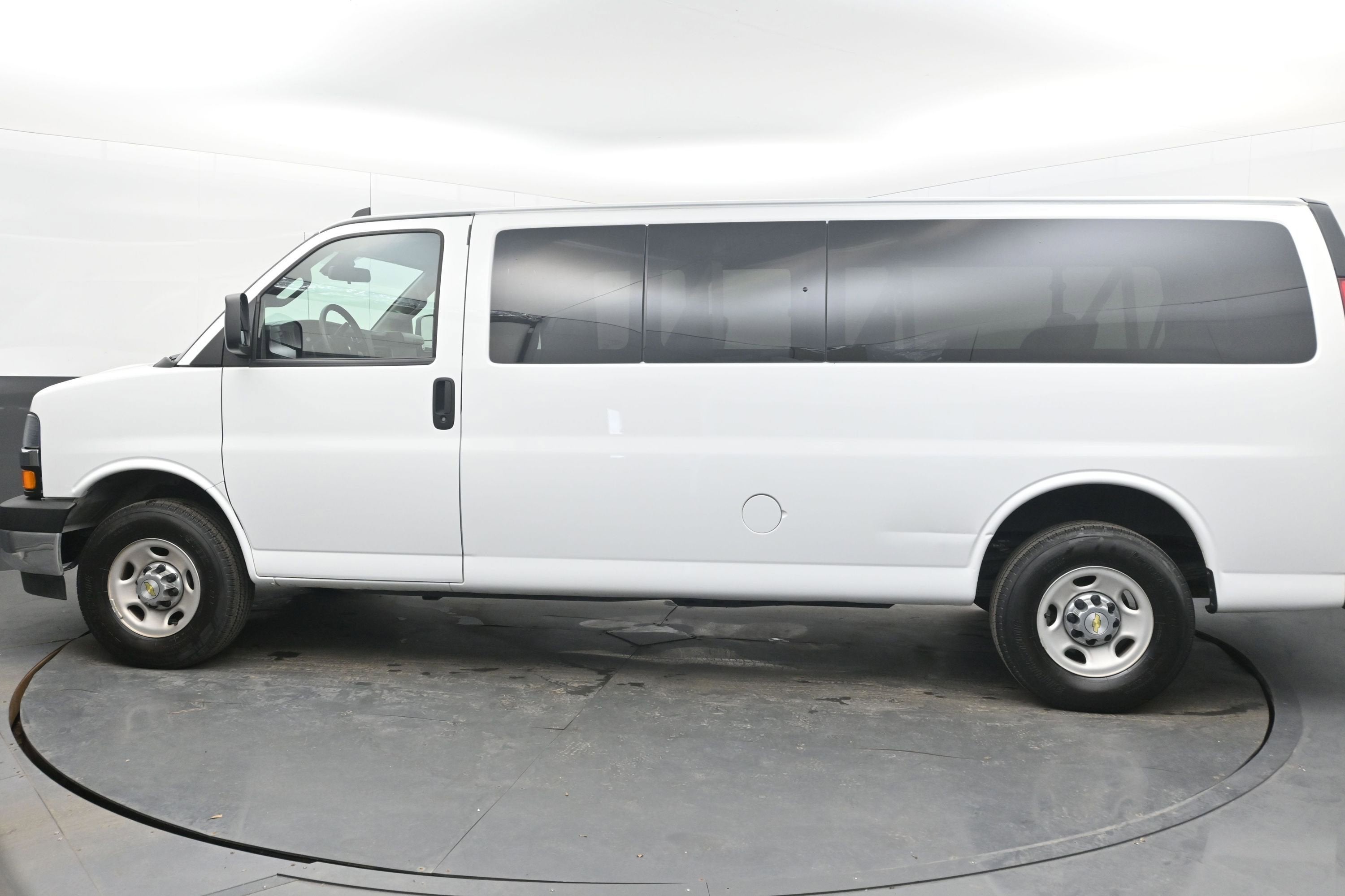 2024 Chevrolet Express Passenger LT