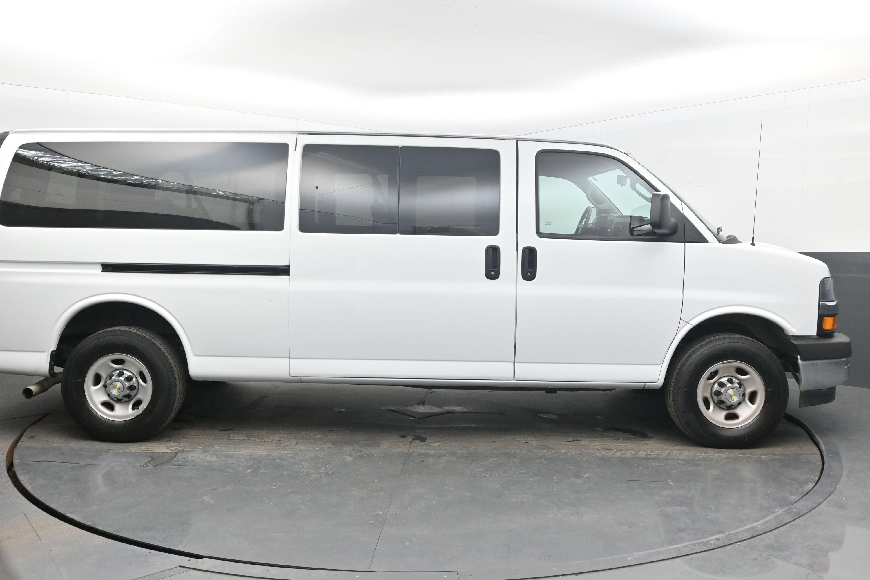 2024 Chevrolet Express Passenger LT