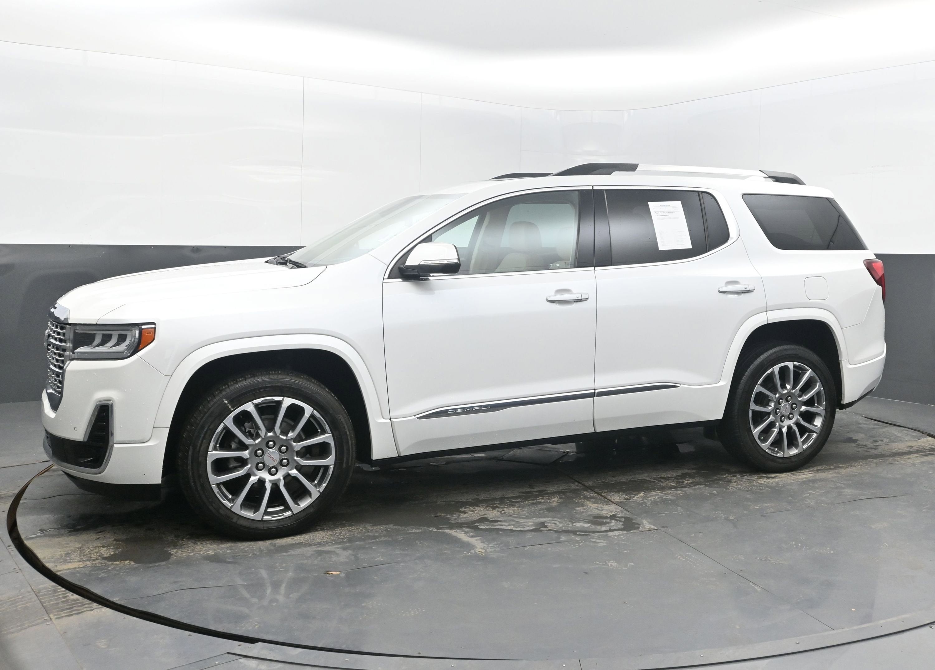 2022 GMC Acadia Denali