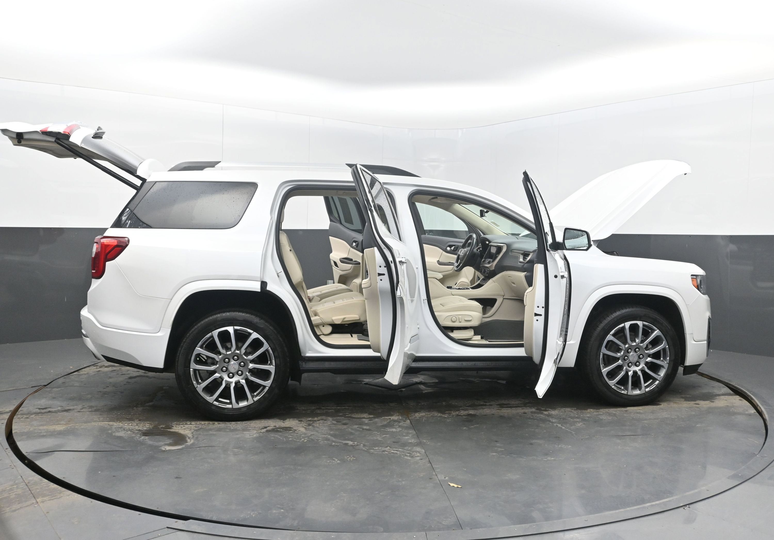 2022 GMC Acadia Denali