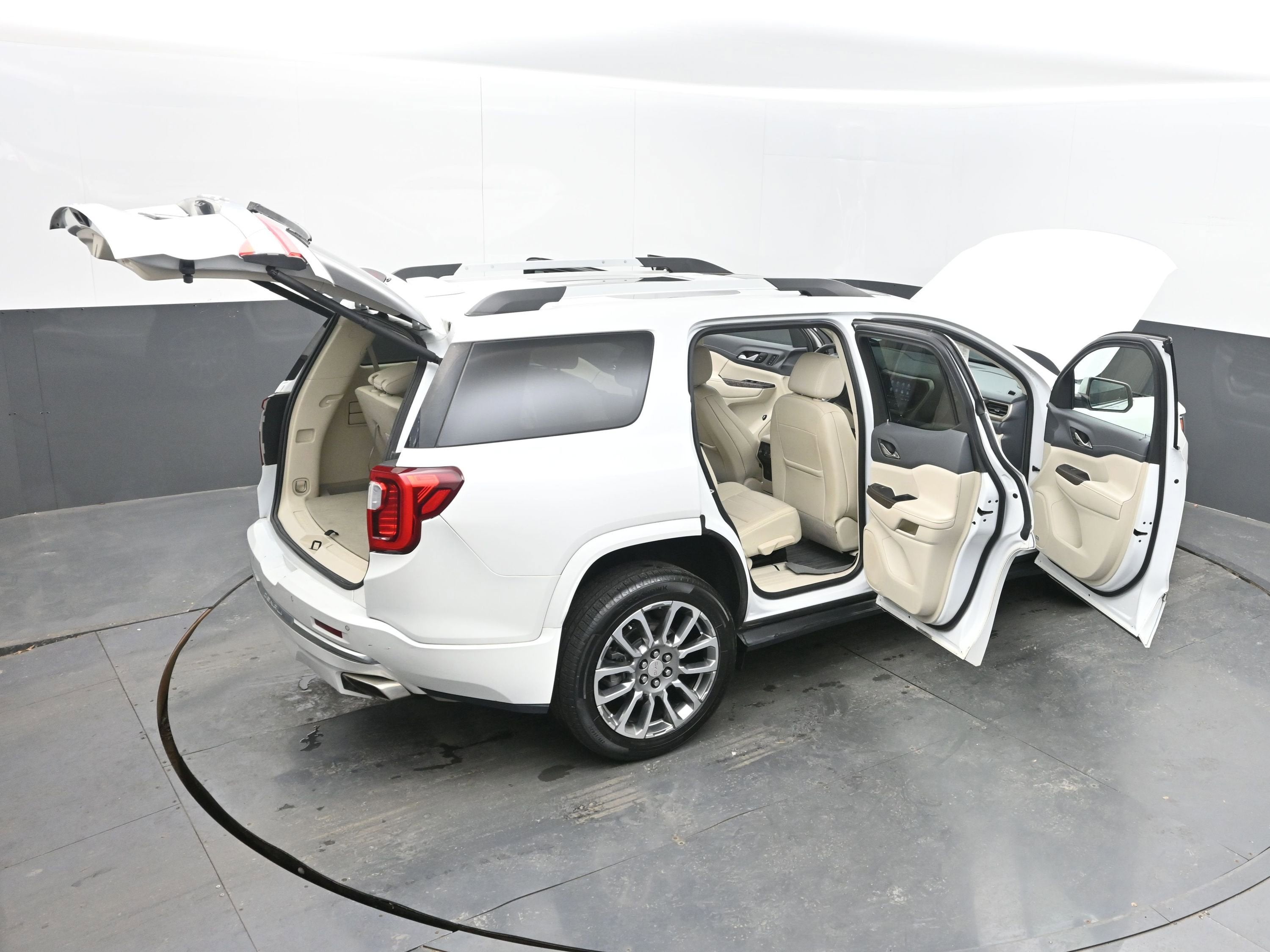 2022 GMC Acadia Denali