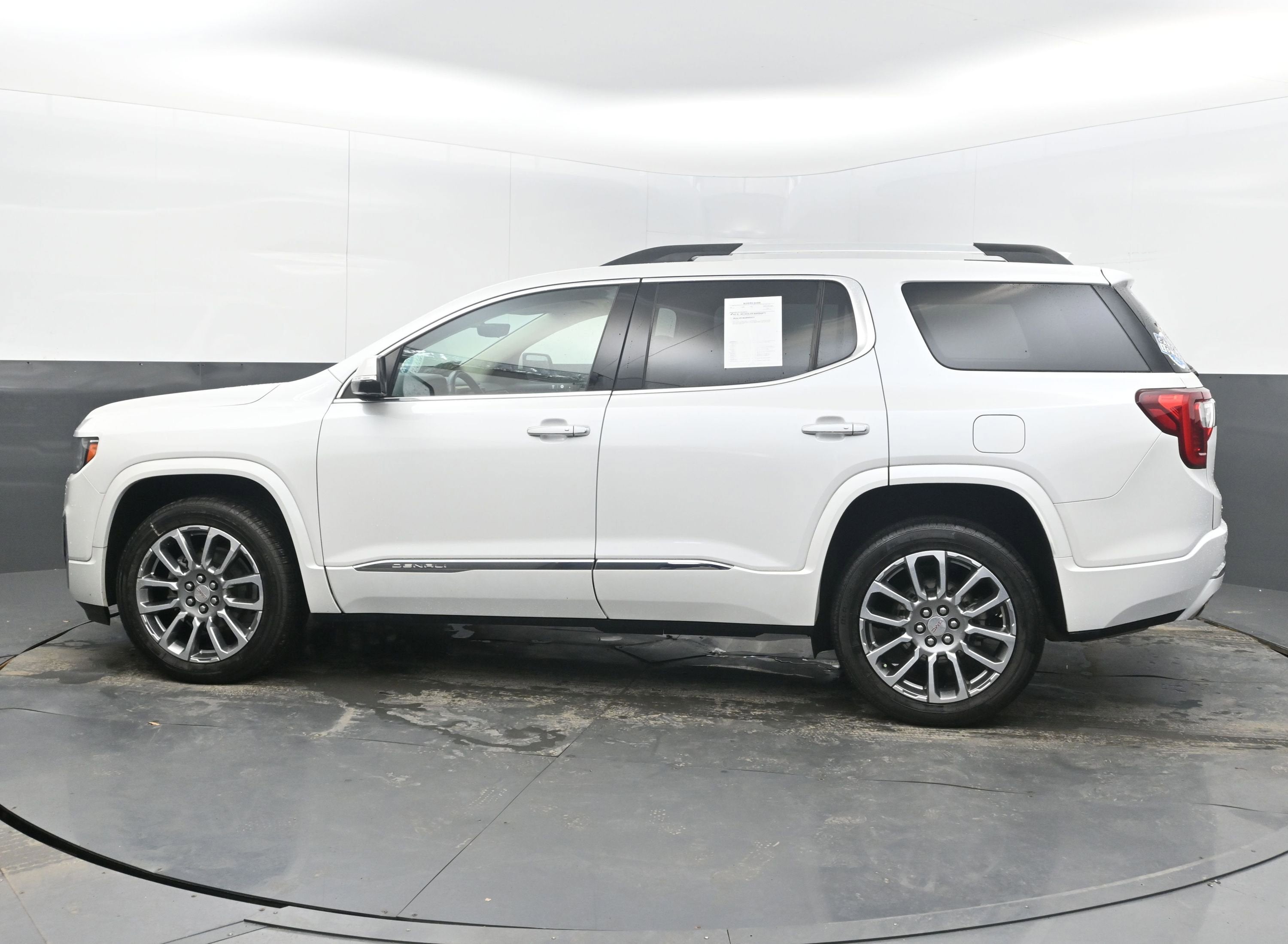 2022 GMC Acadia Denali