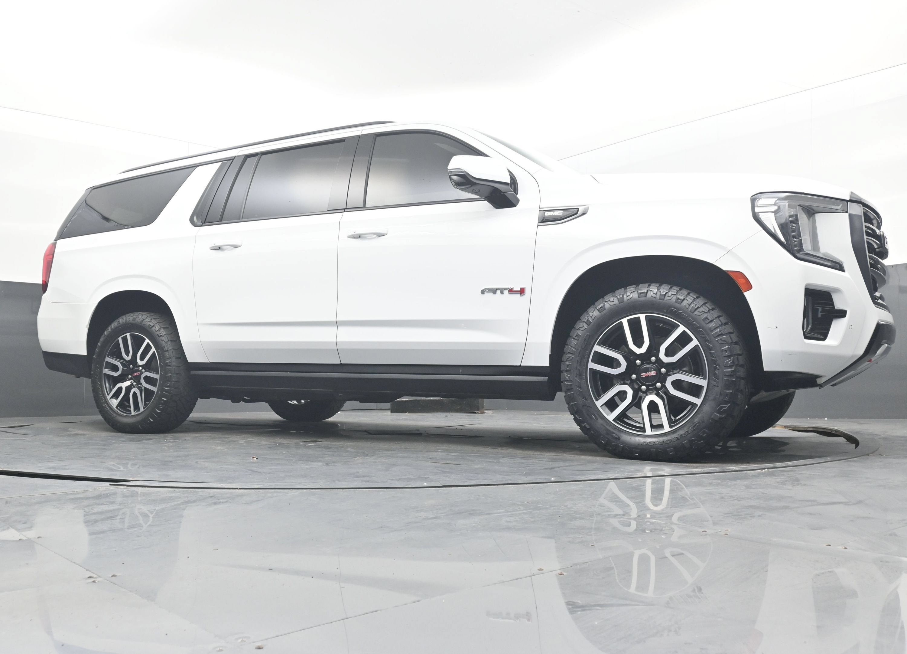 2021 GMC Yukon XL AT4