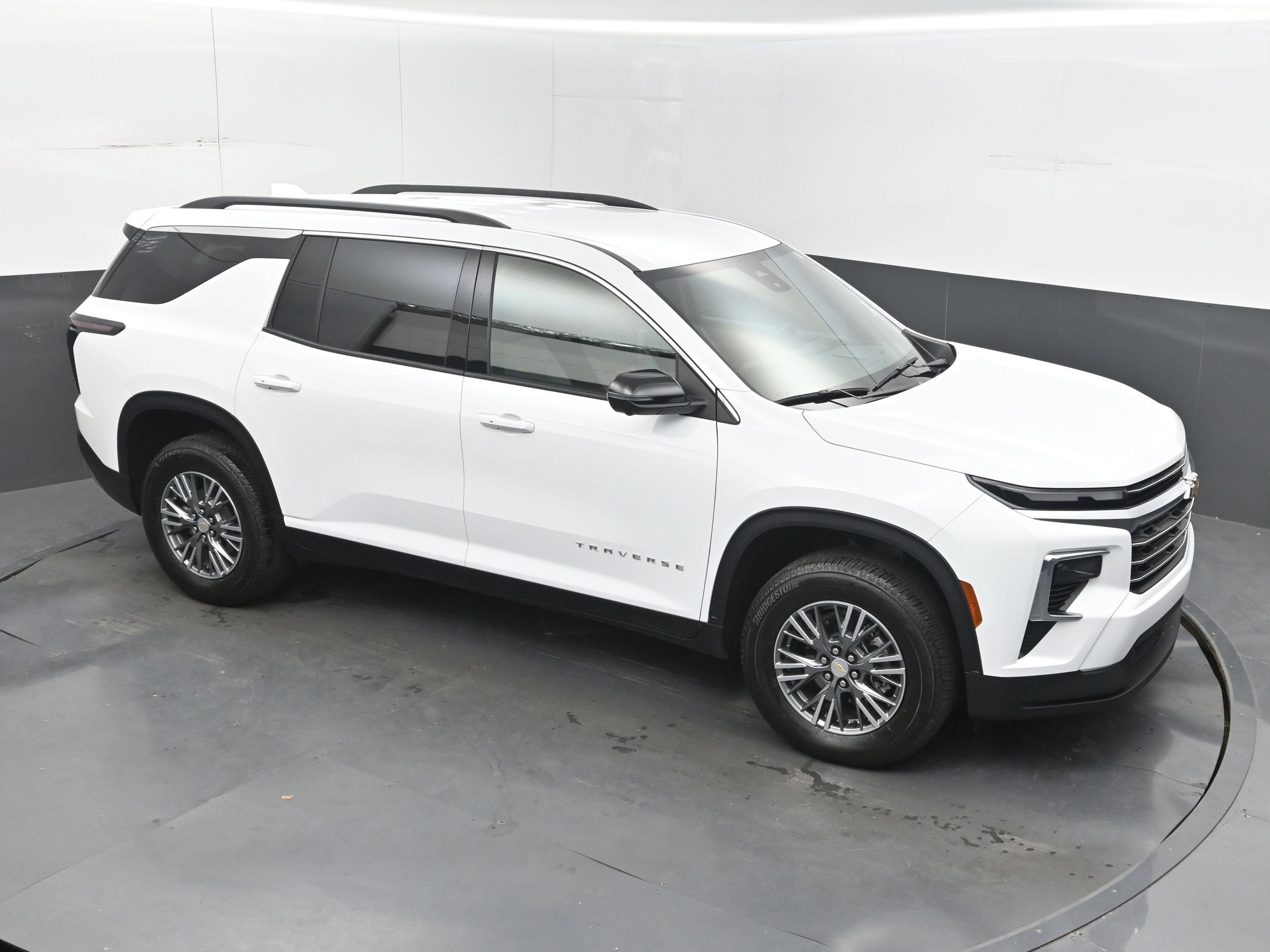 2026 Chevrolet Traverse FWD LT