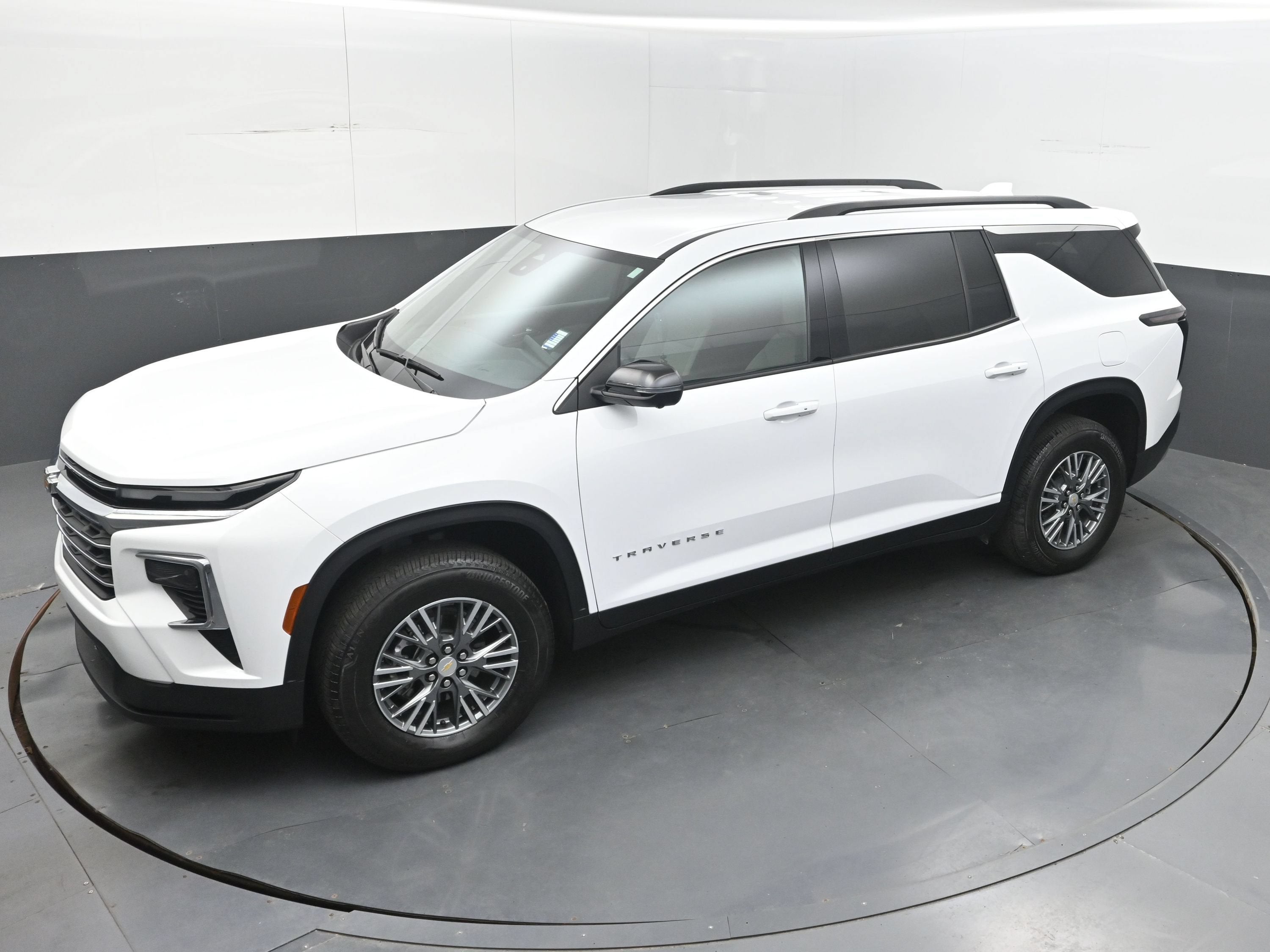 2026 Chevrolet Traverse FWD LT