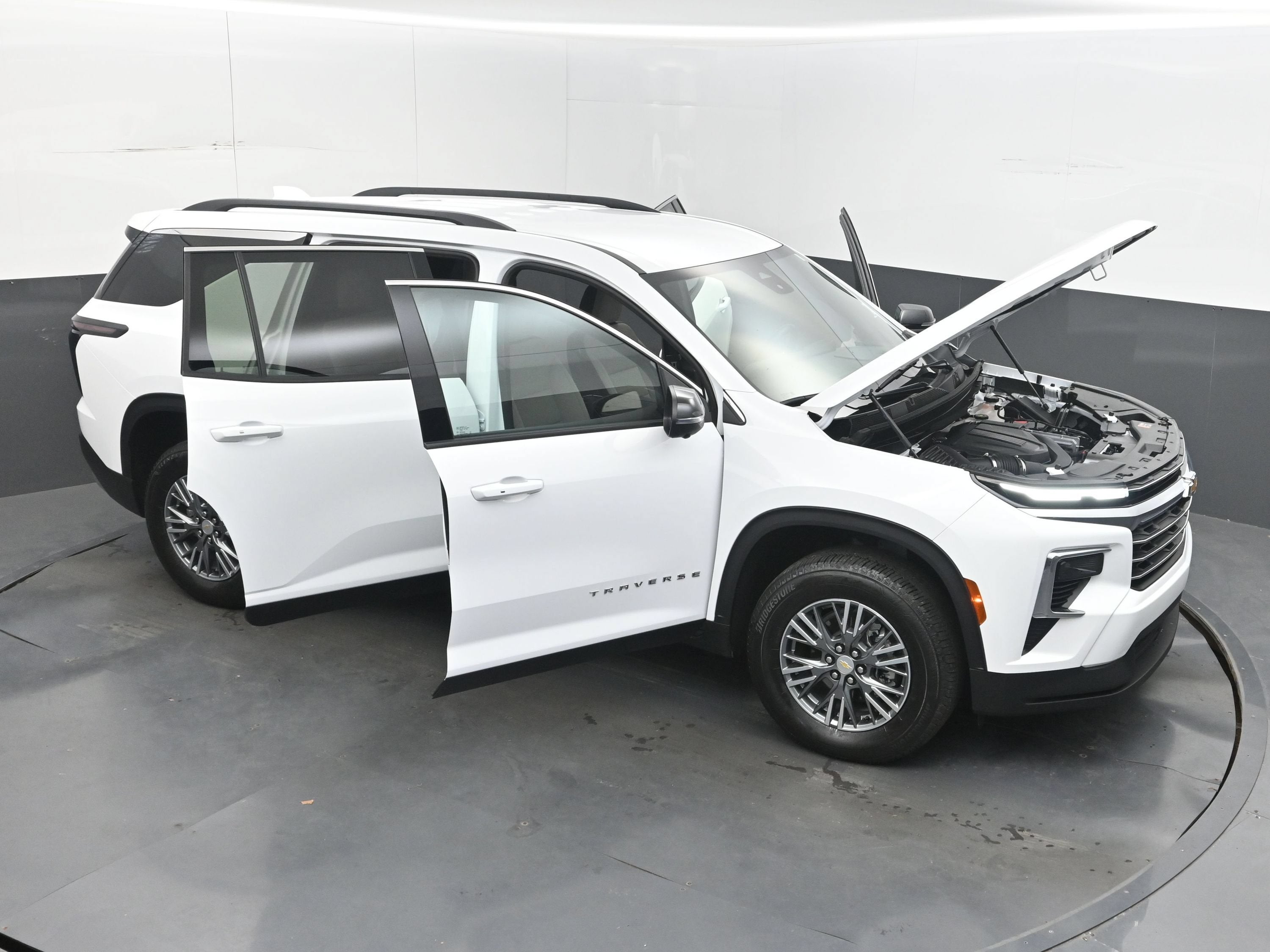 2026 Chevrolet Traverse FWD LT