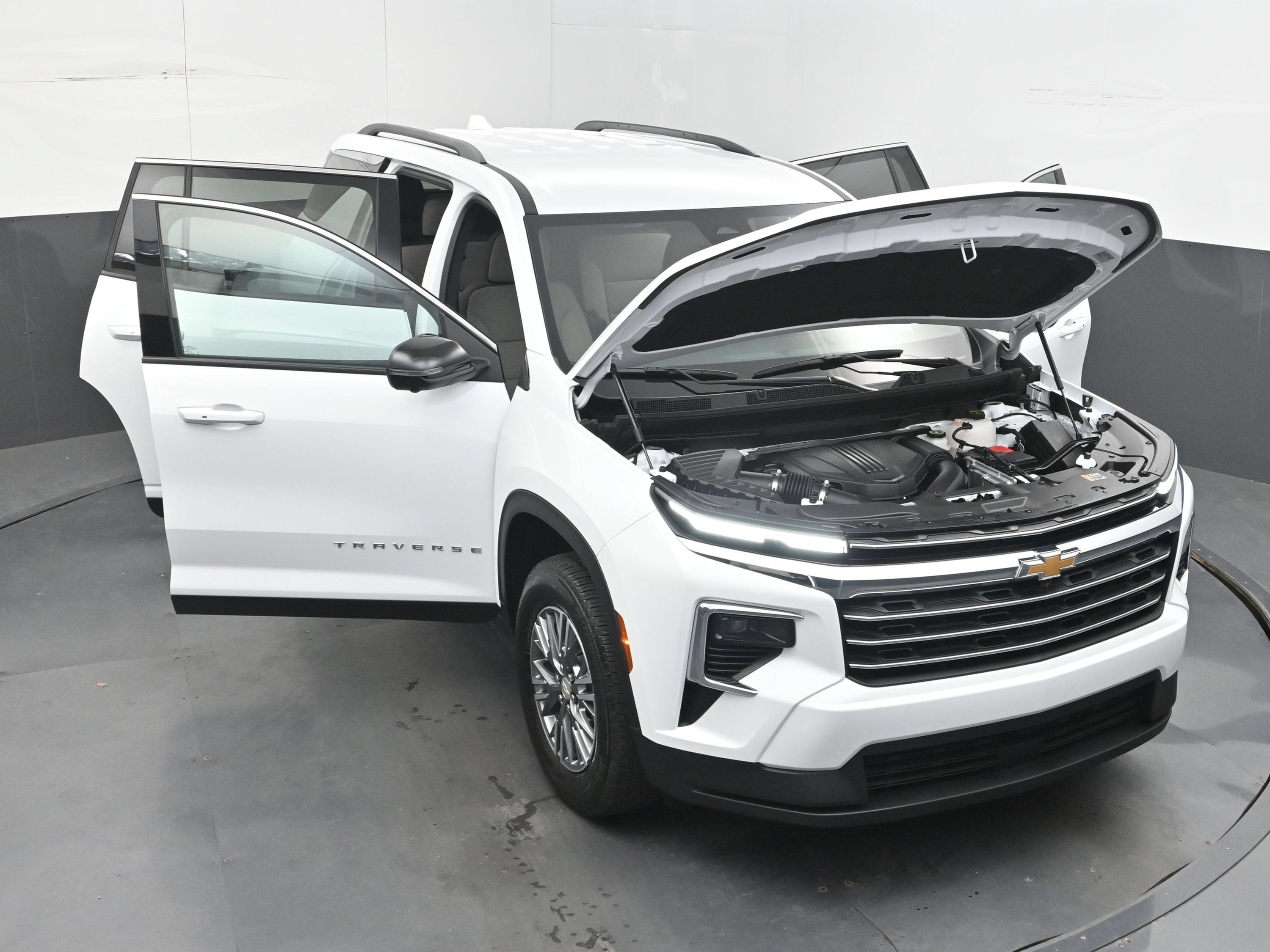 2026 Chevrolet Traverse FWD LT