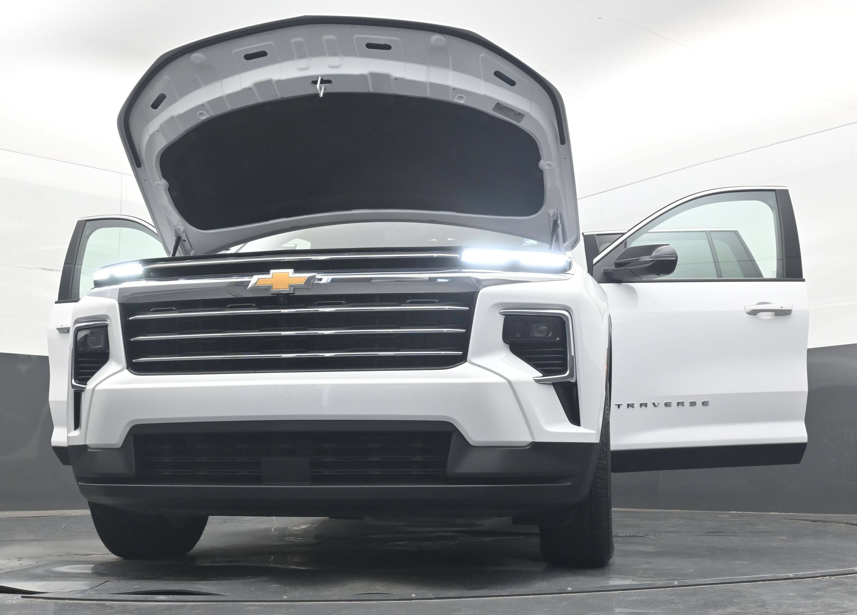 2026 Chevrolet Traverse FWD LT