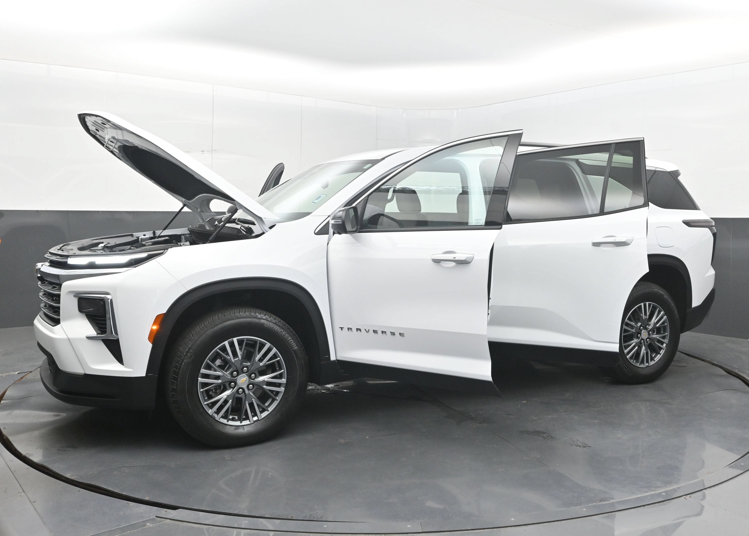 2026 Chevrolet Traverse FWD LT