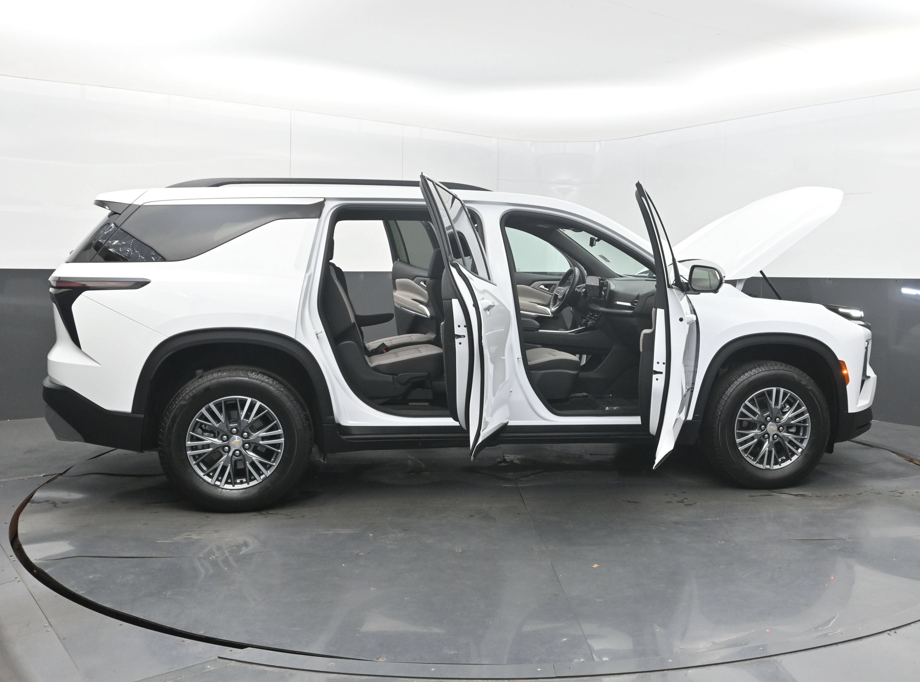 2026 Chevrolet Traverse FWD LT