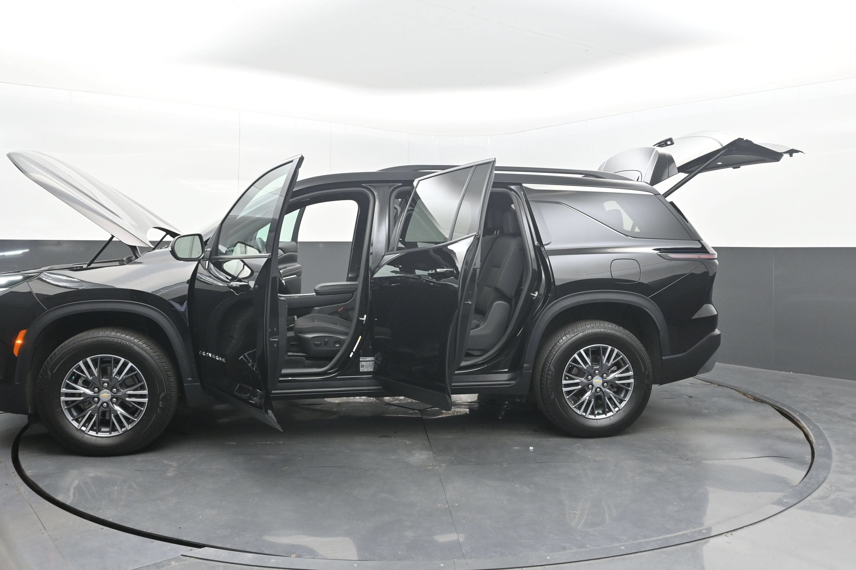 2026 Chevrolet Traverse FWD LT
