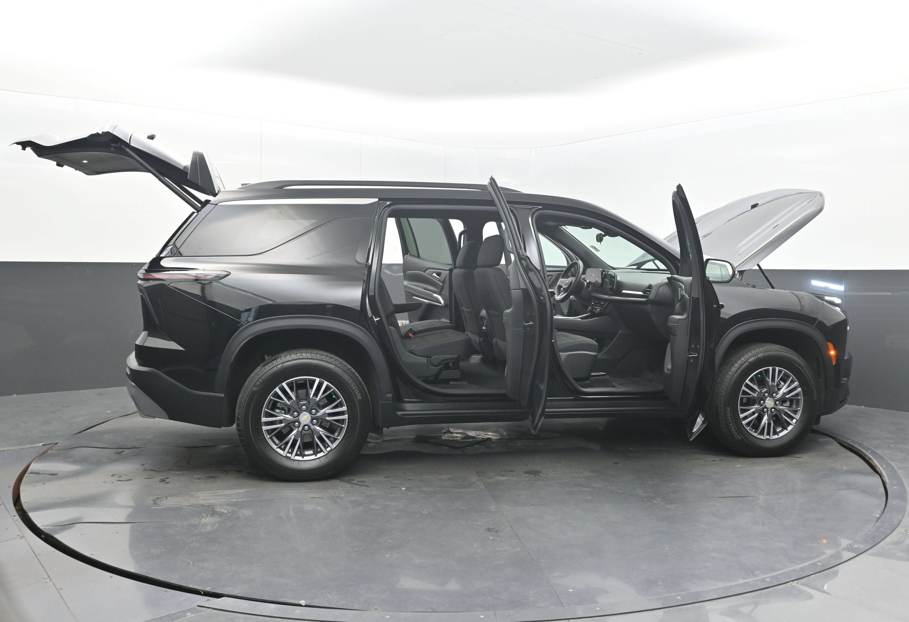 2026 Chevrolet Traverse FWD LT