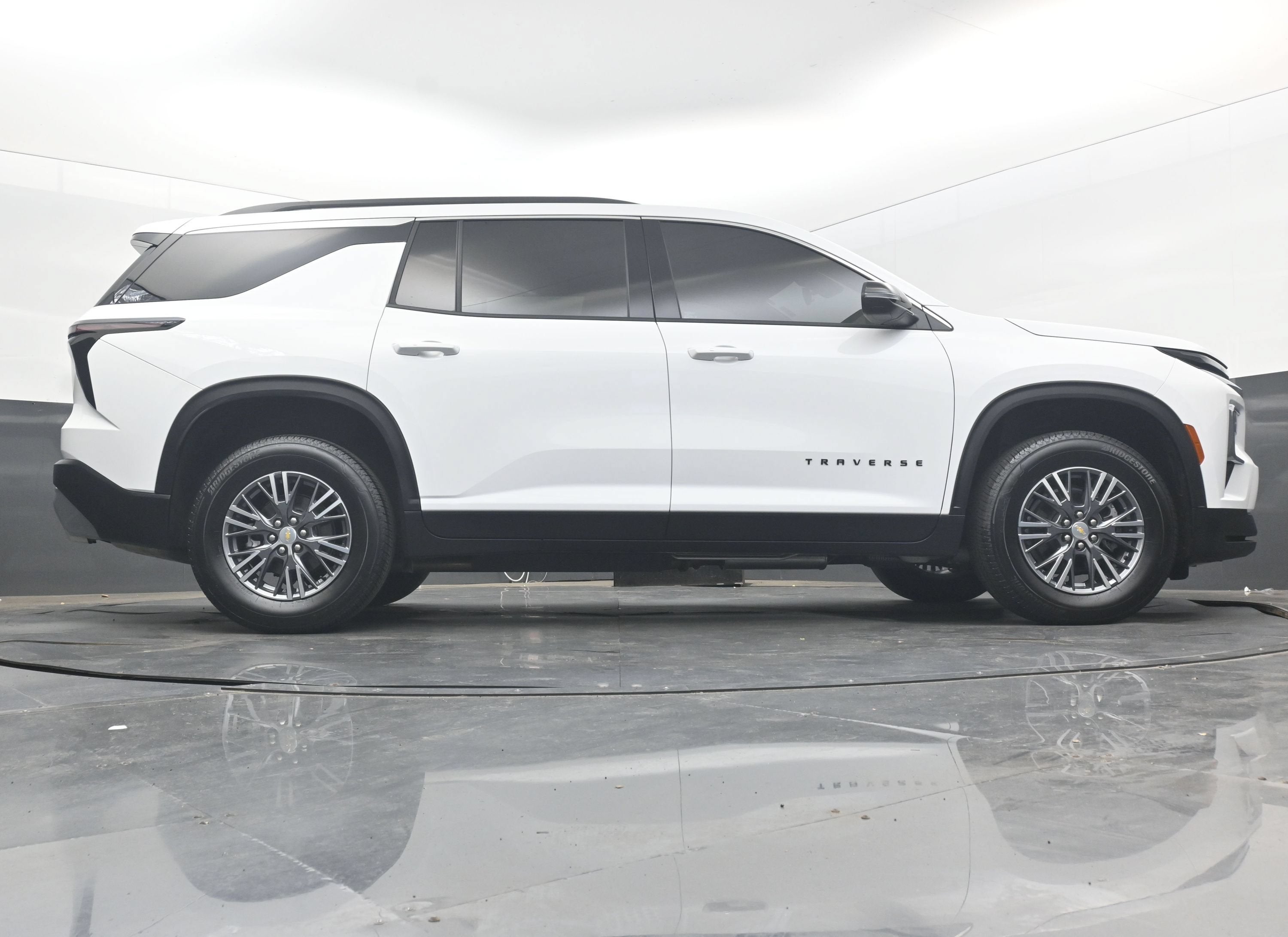 2026 Chevrolet Traverse FWD LT