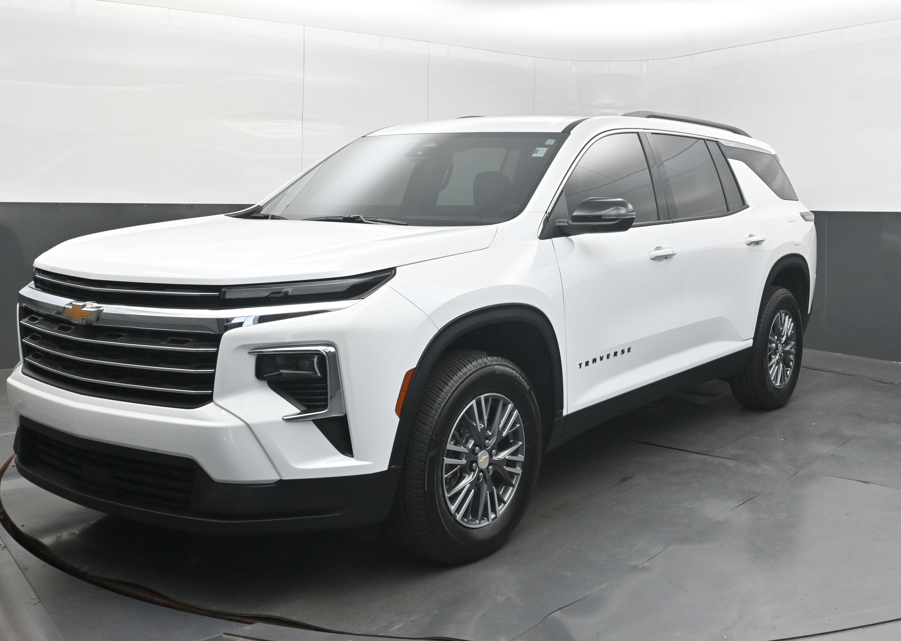2026 Chevrolet Traverse FWD LT