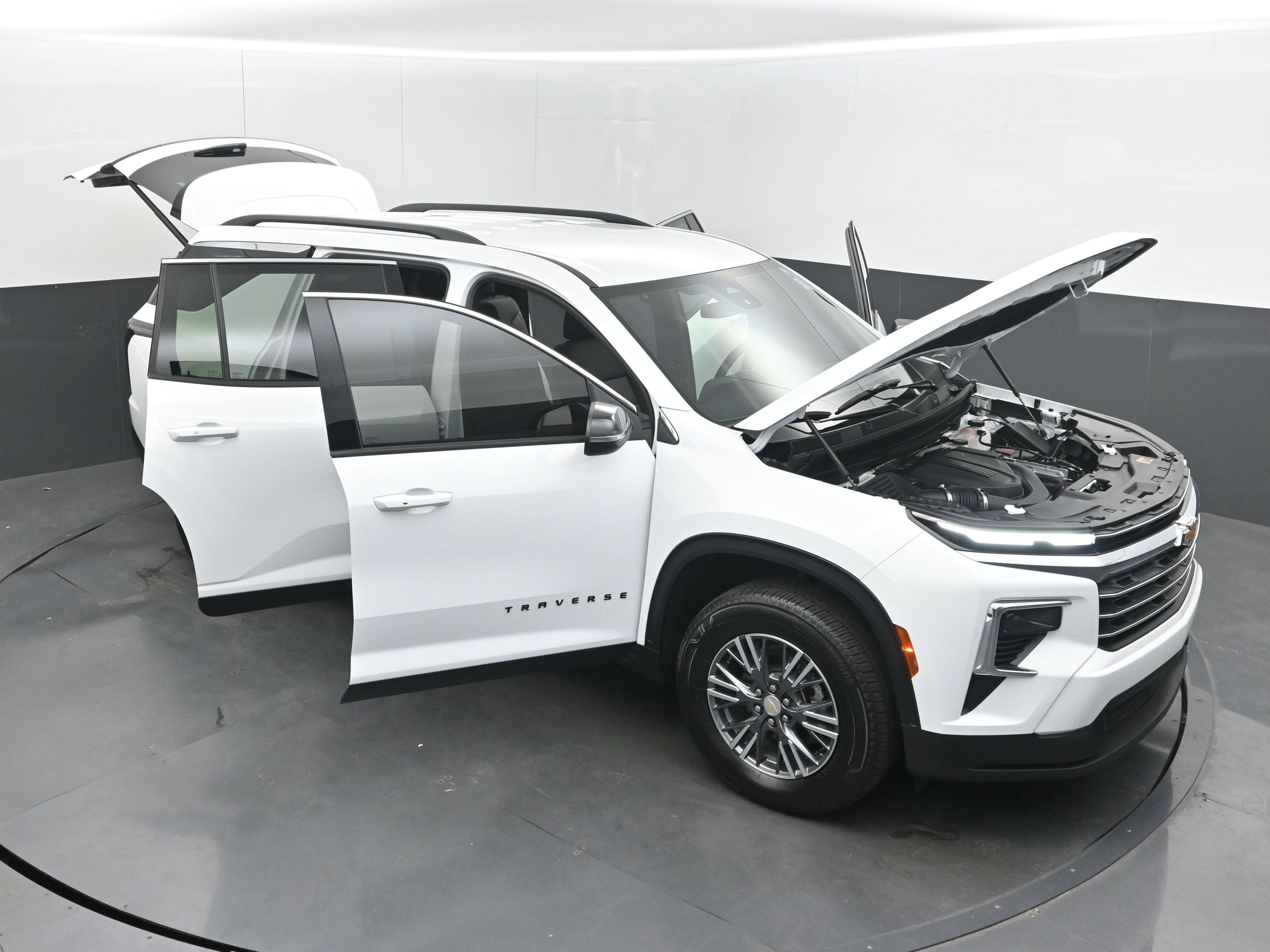 2026 Chevrolet Traverse FWD LT