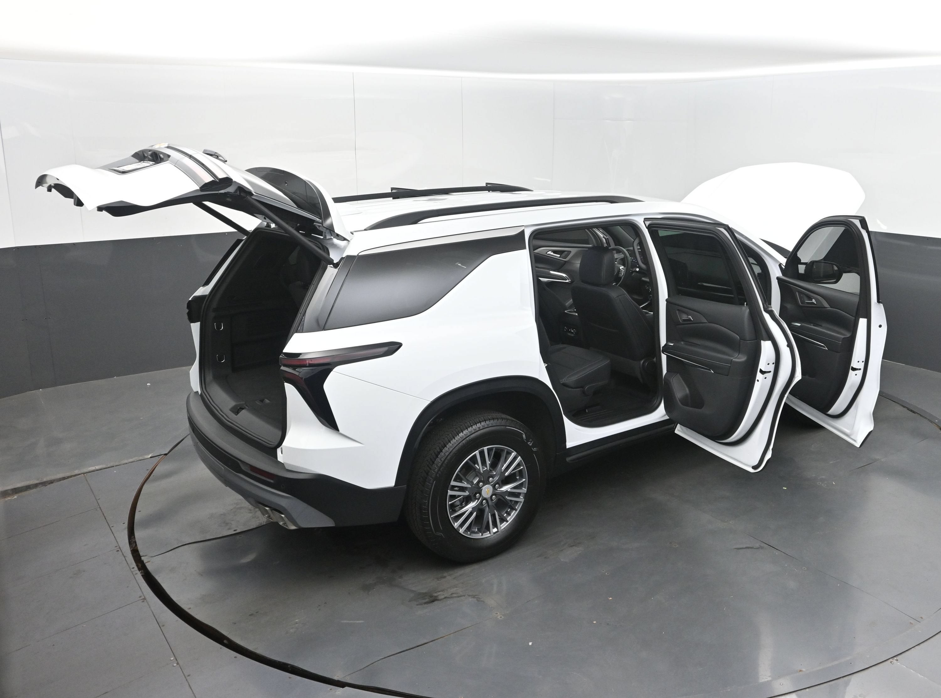 2026 Chevrolet Traverse FWD LT