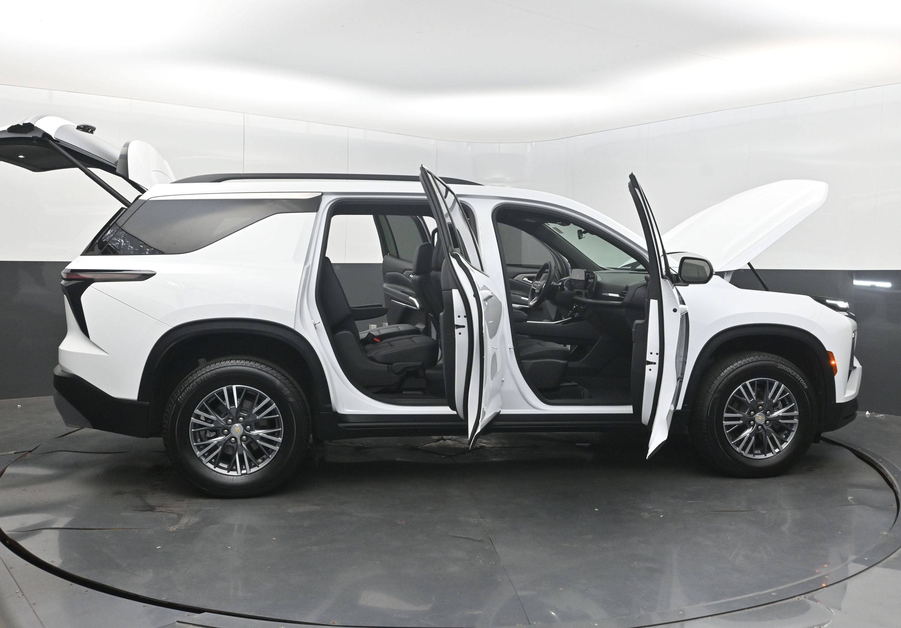 2026 Chevrolet Traverse FWD LT