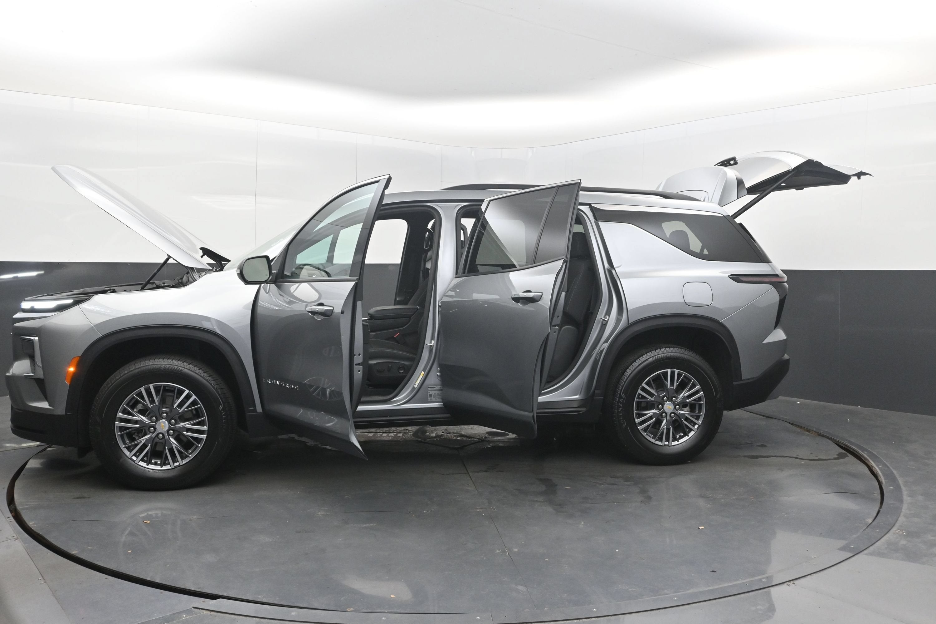 2026 Chevrolet Traverse FWD LT