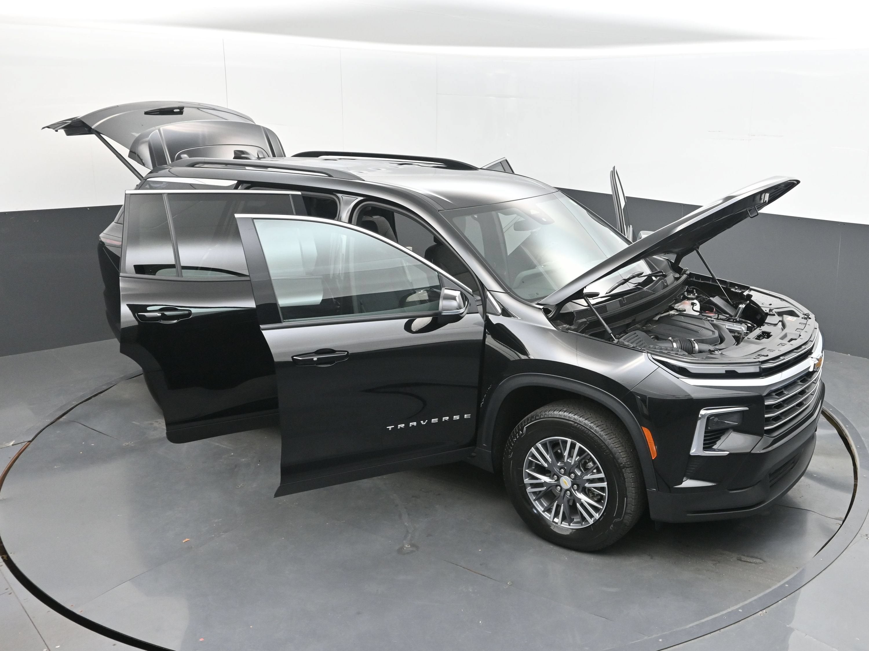 2026 Chevrolet Traverse FWD LT