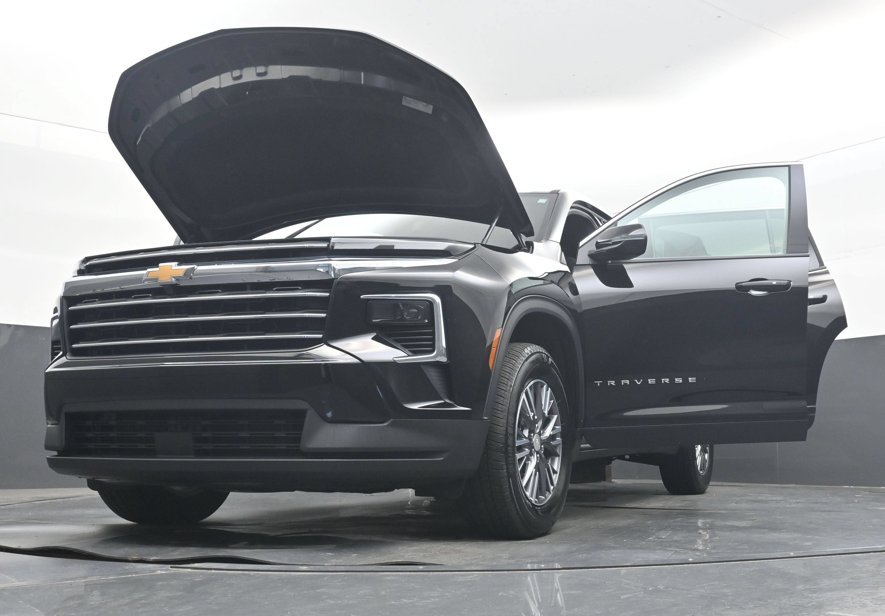 2026 Chevrolet Traverse FWD LT