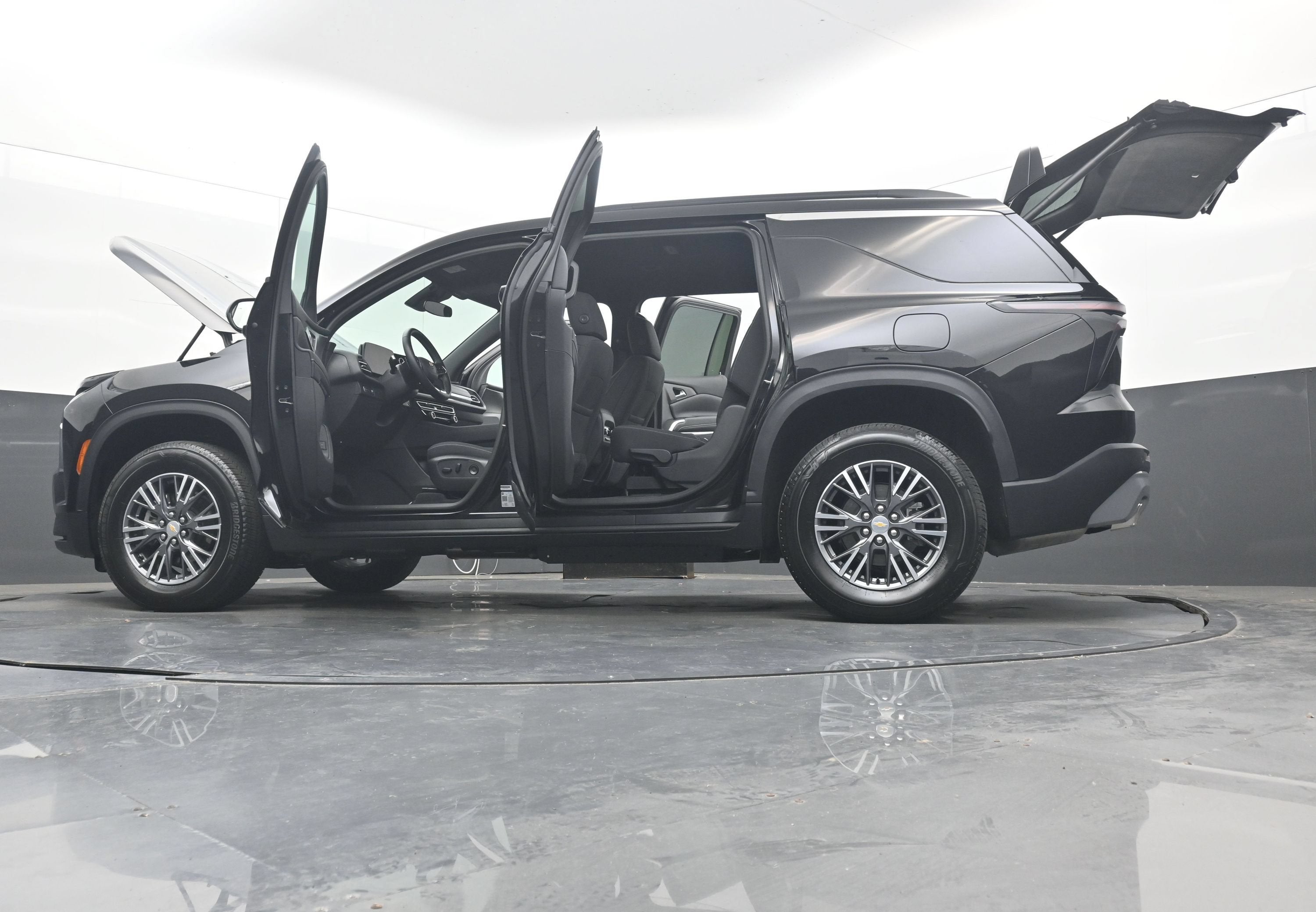 2026 Chevrolet Traverse FWD LT