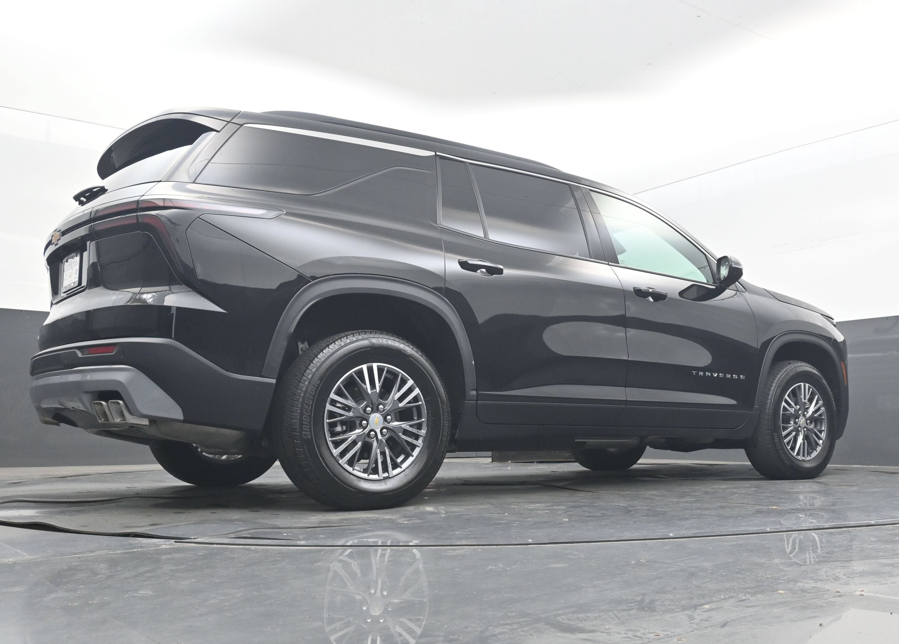 2026 Chevrolet Traverse FWD LT