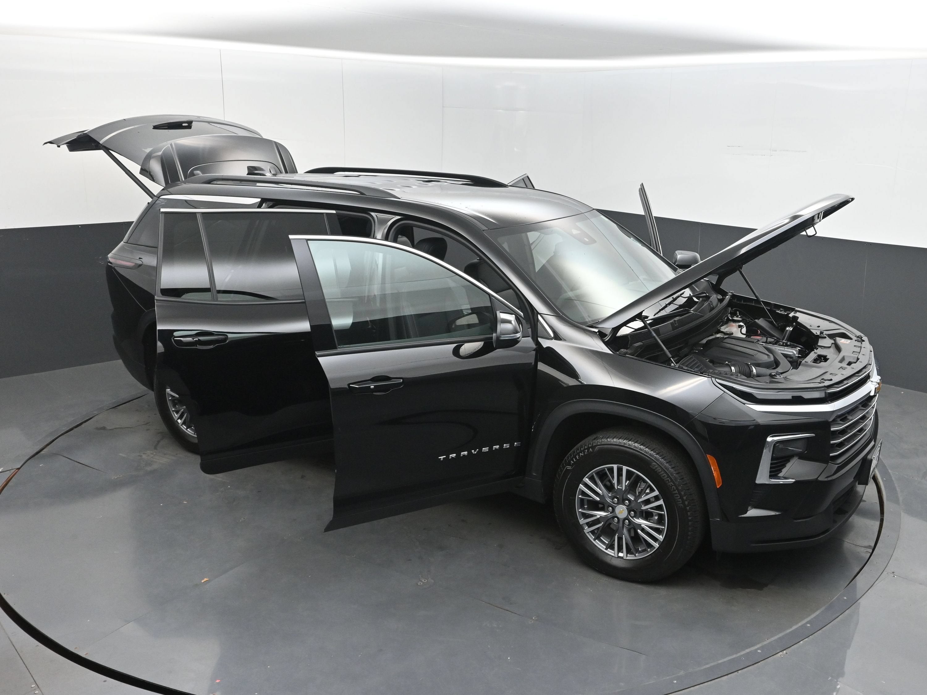 2026 Chevrolet Traverse FWD LT