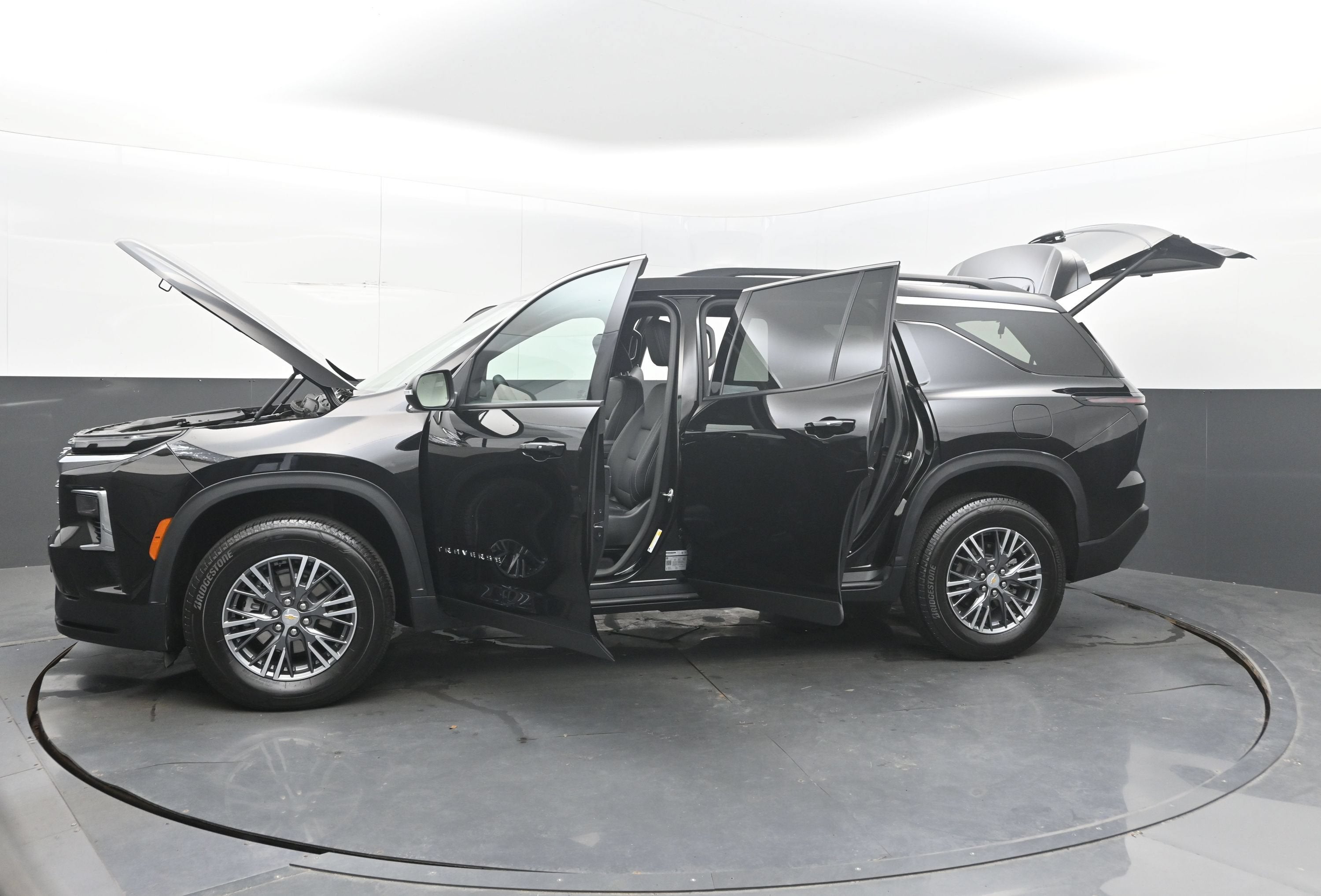 2026 Chevrolet Traverse FWD LT