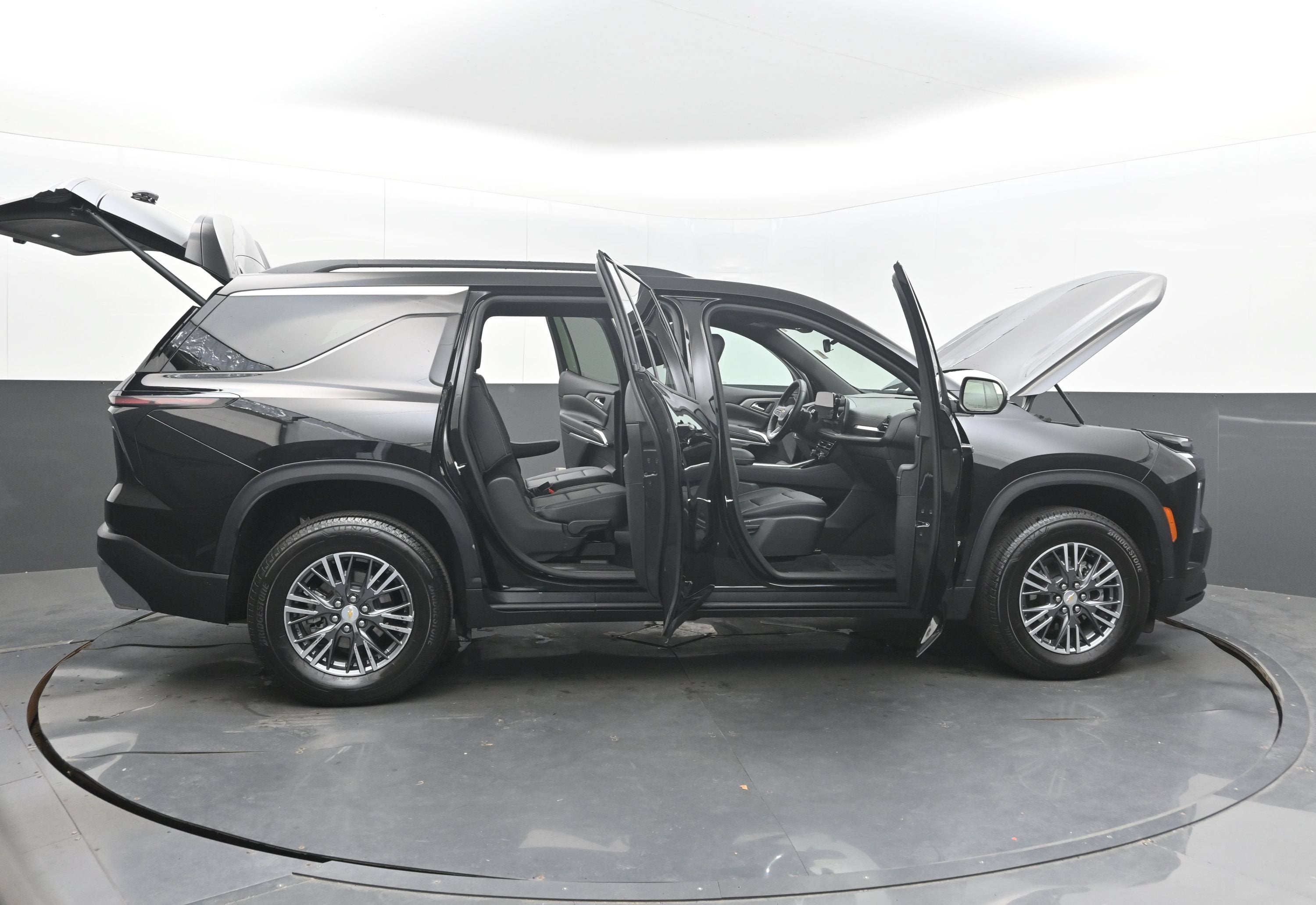 2026 Chevrolet Traverse FWD LT
