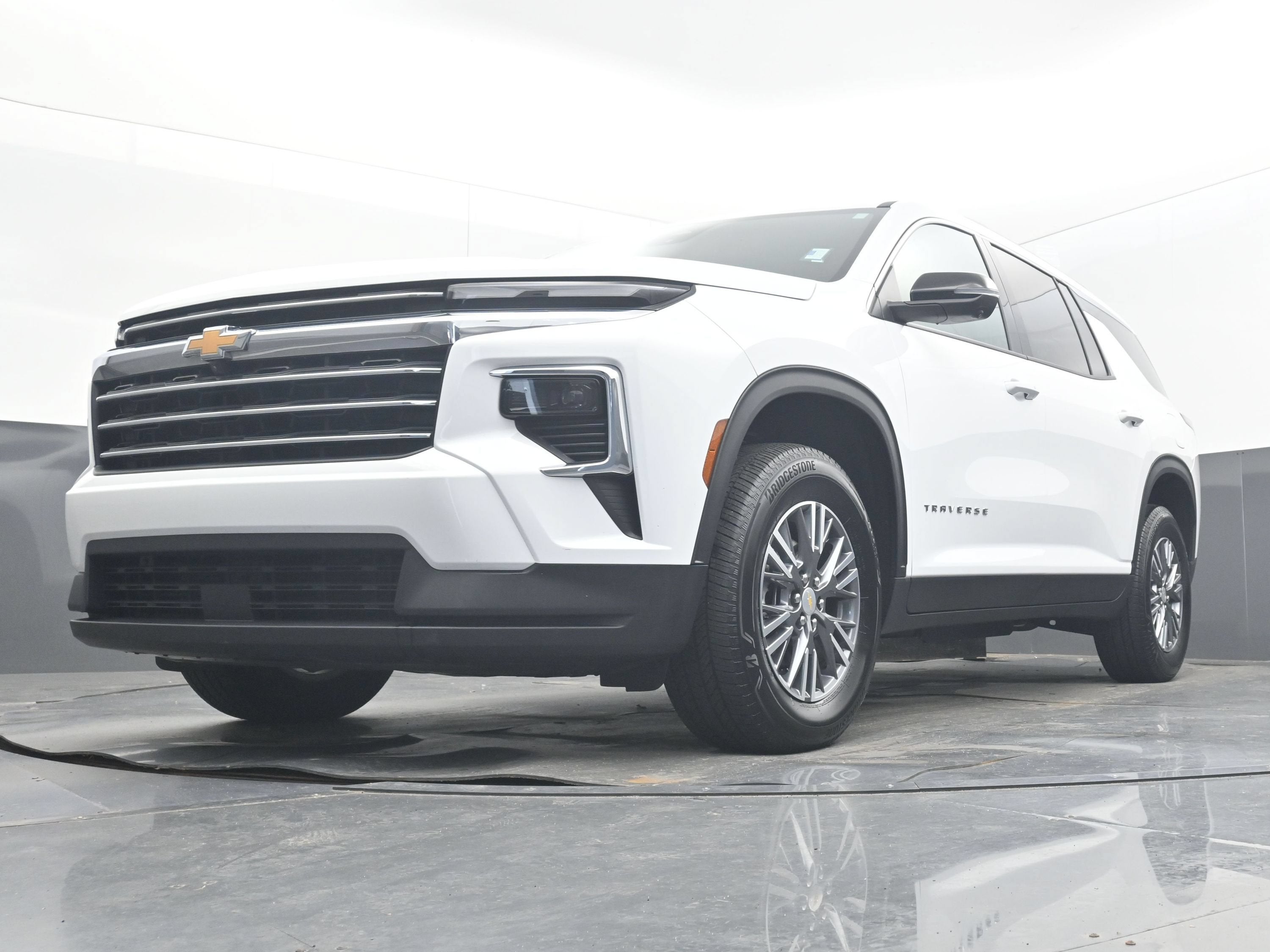 2026 Chevrolet Traverse FWD LT