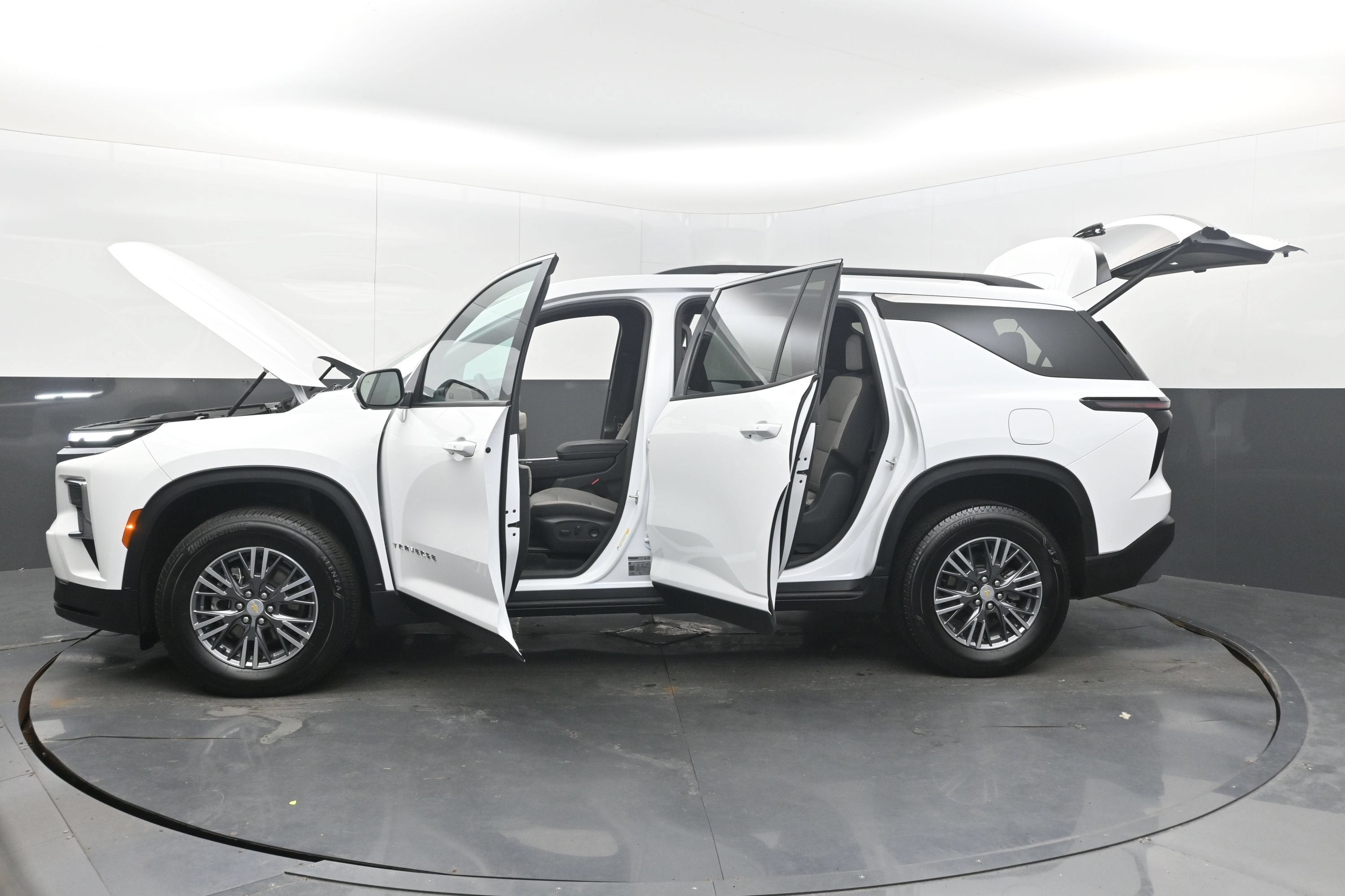 2026 Chevrolet Traverse FWD LT