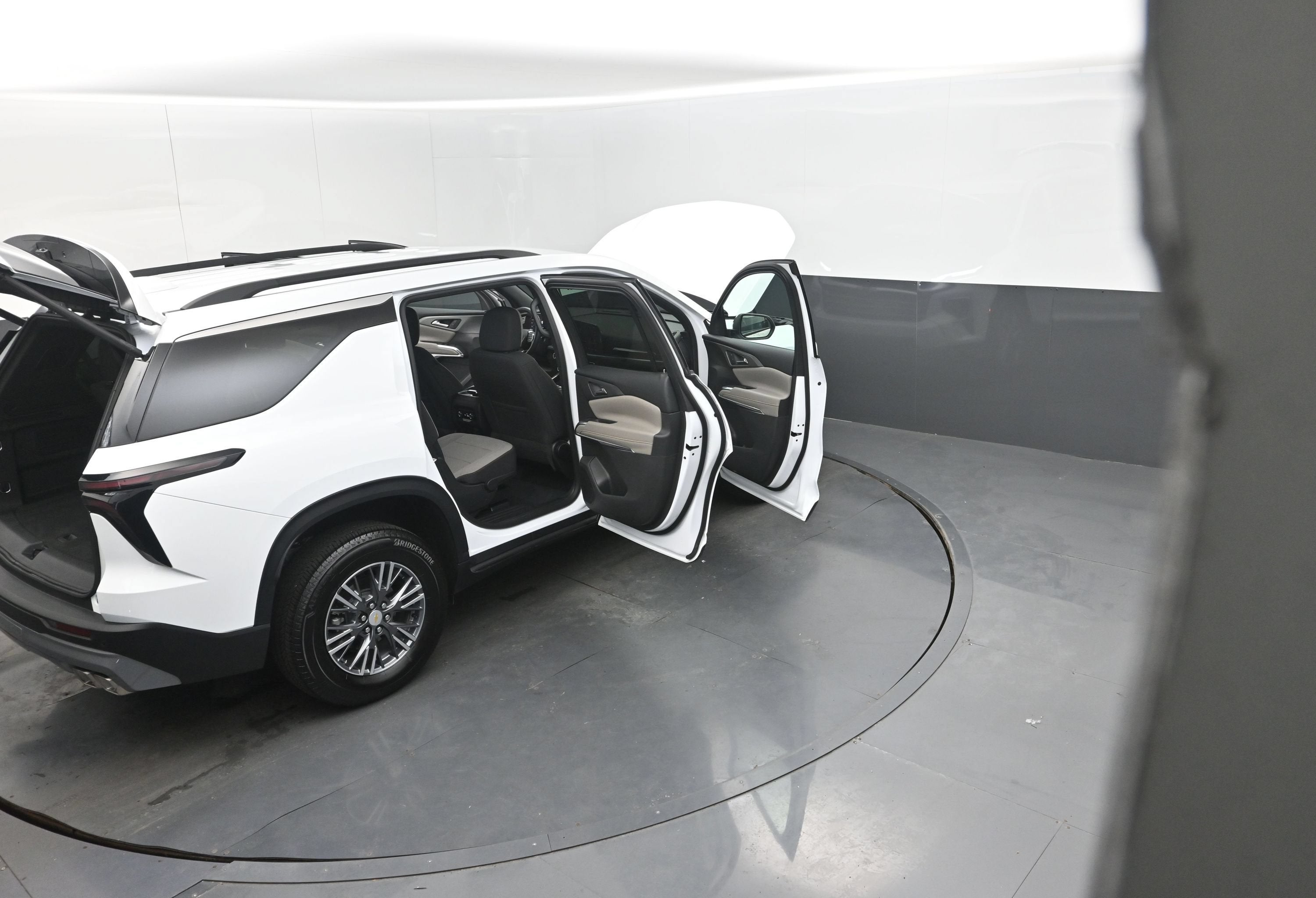 2026 Chevrolet Traverse FWD LT