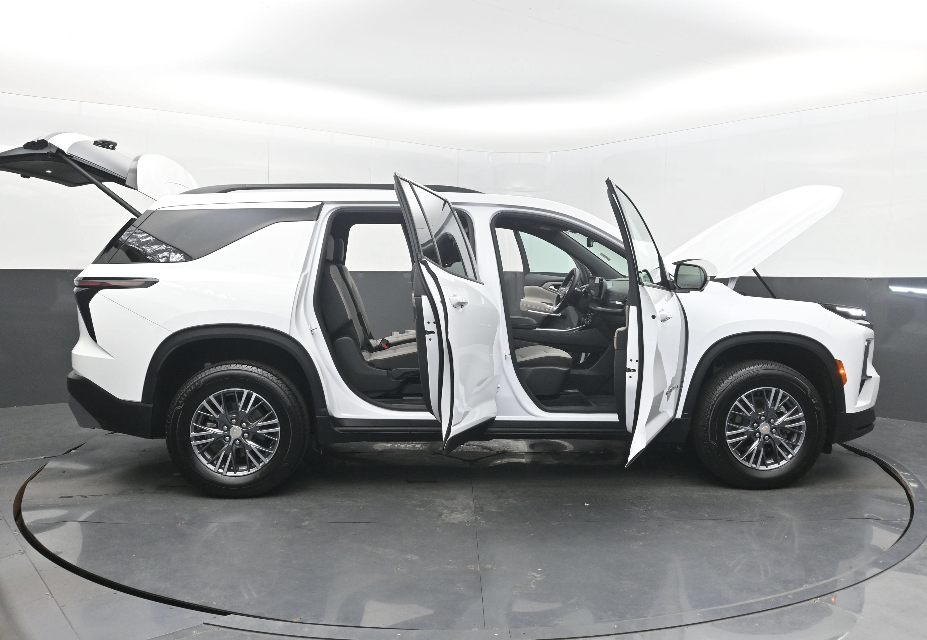 2026 Chevrolet Traverse FWD LT
