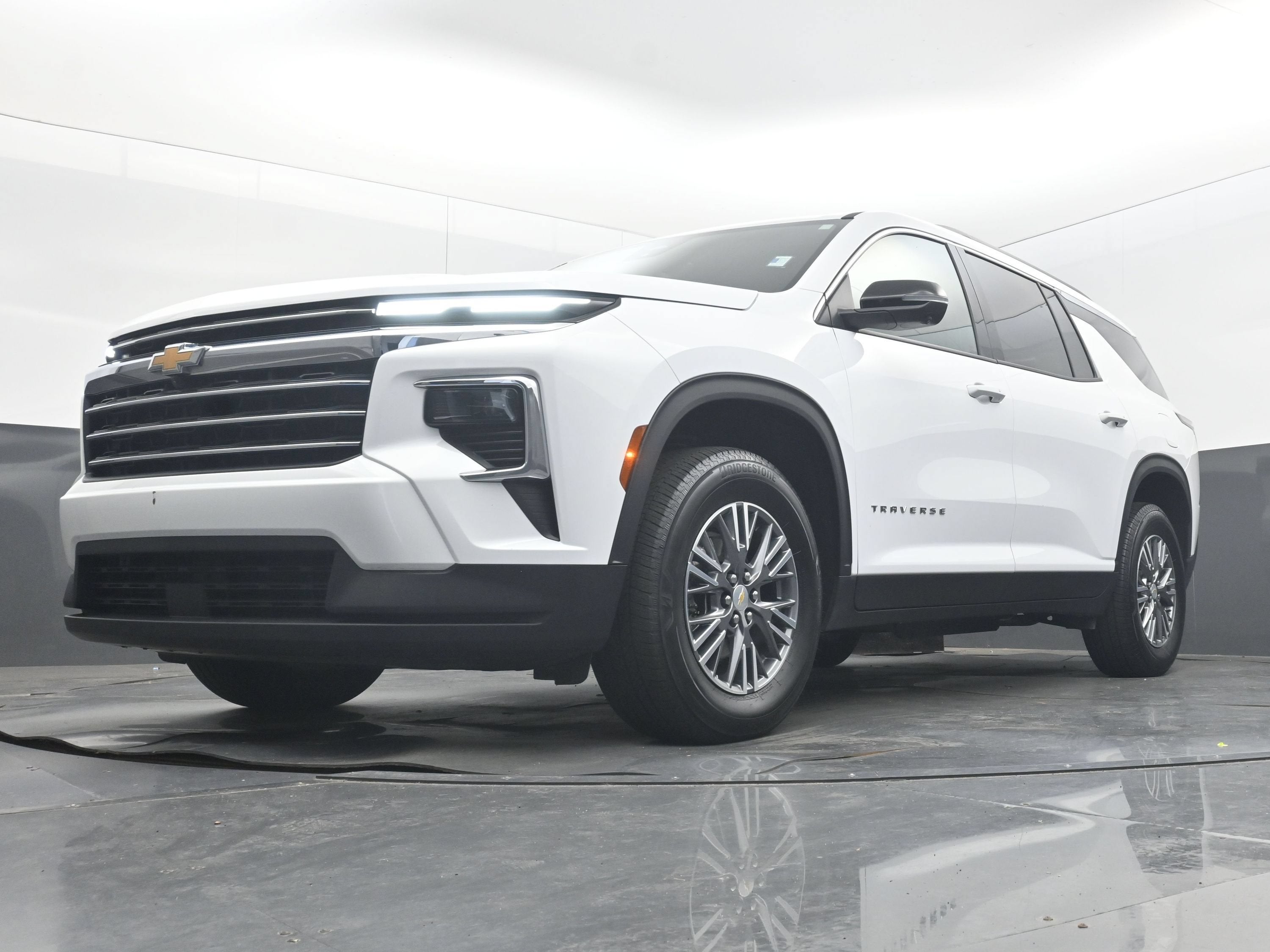 2026 Chevrolet Traverse FWD LT