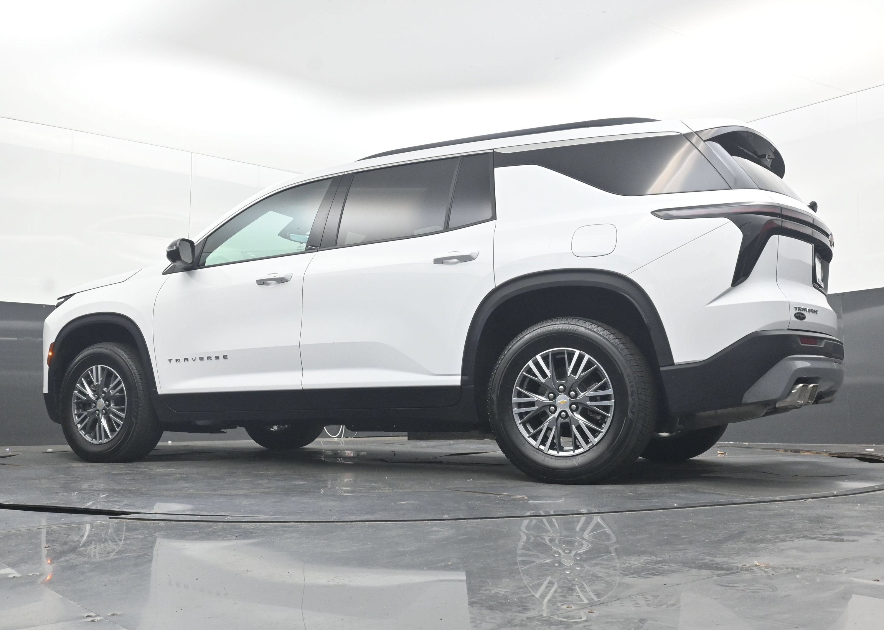 2026 Chevrolet Traverse FWD LT