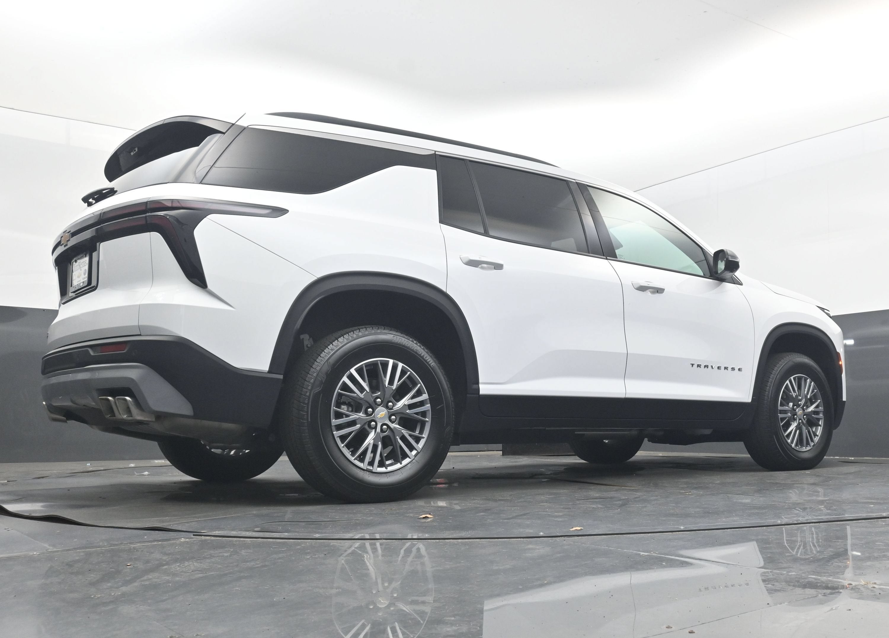 2026 Chevrolet Traverse FWD LT
