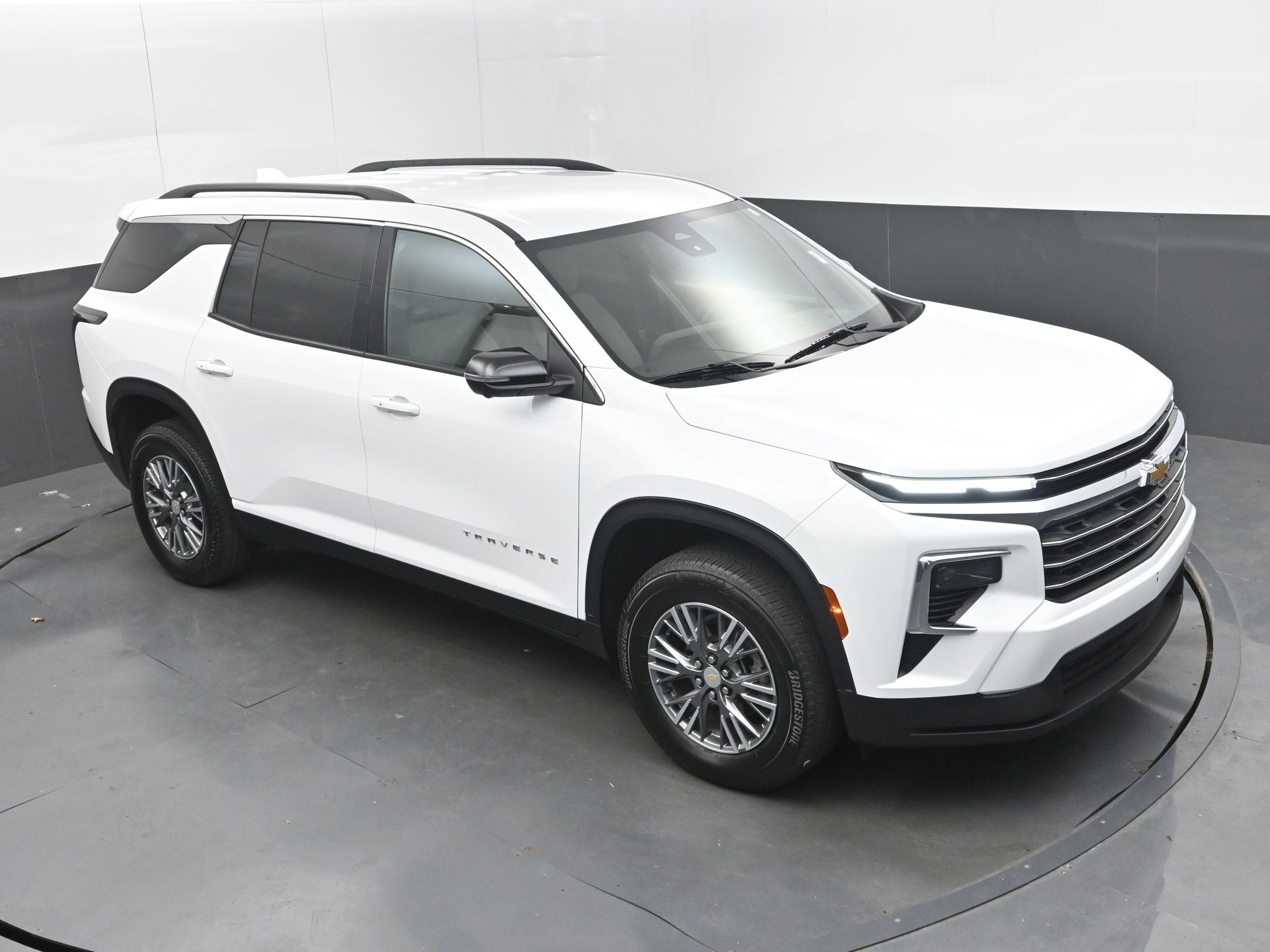 2026 Chevrolet Traverse FWD LT