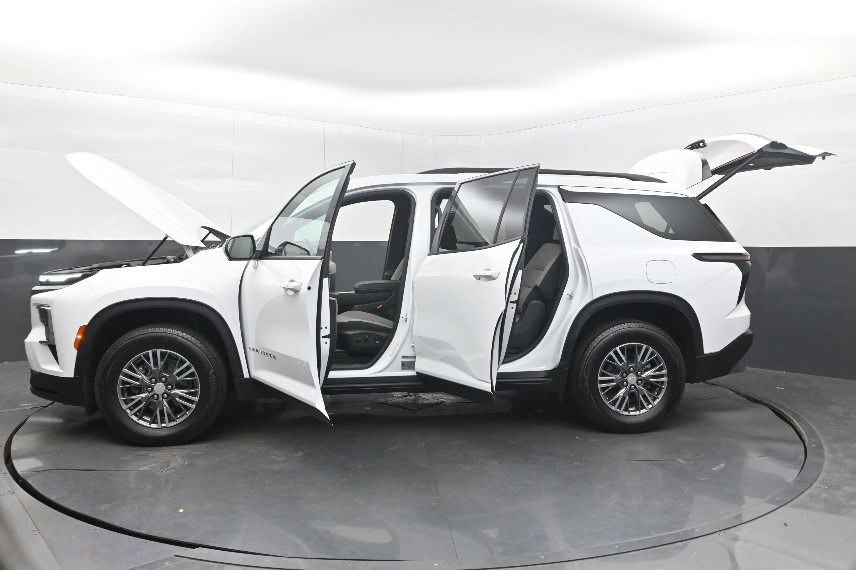 2026 Chevrolet Traverse FWD LT