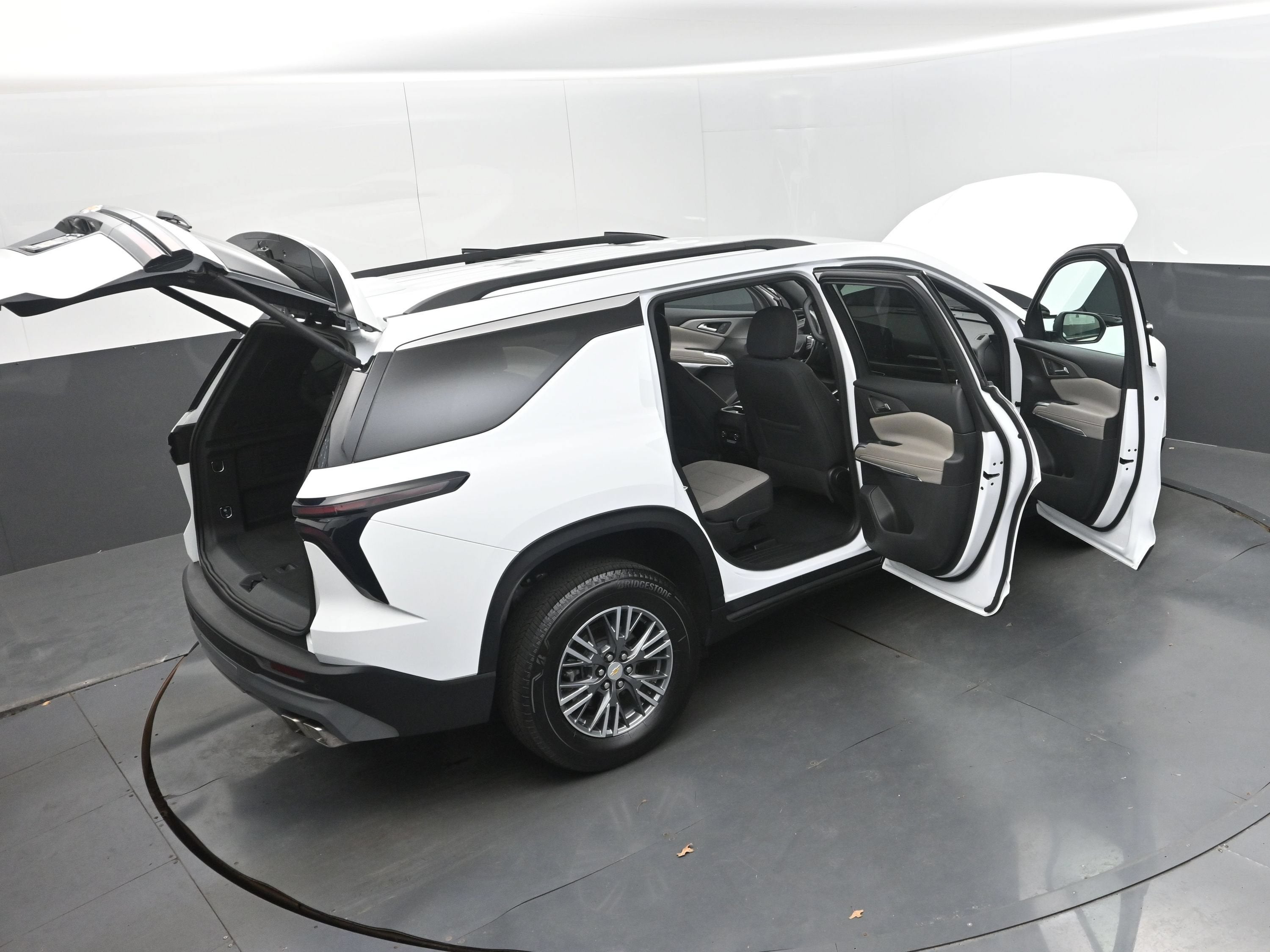 2026 Chevrolet Traverse FWD LT
