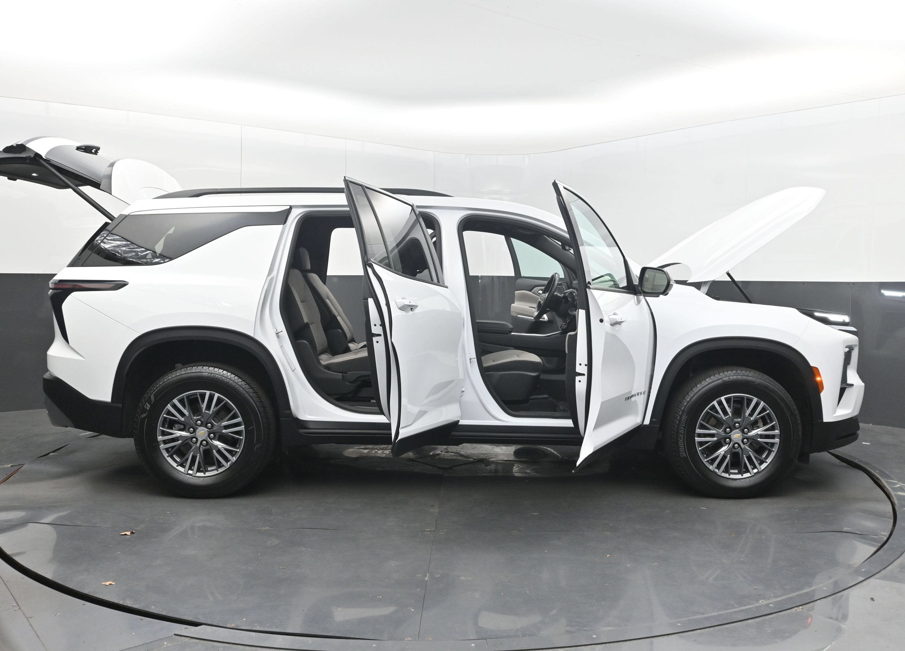 2026 Chevrolet Traverse FWD LT