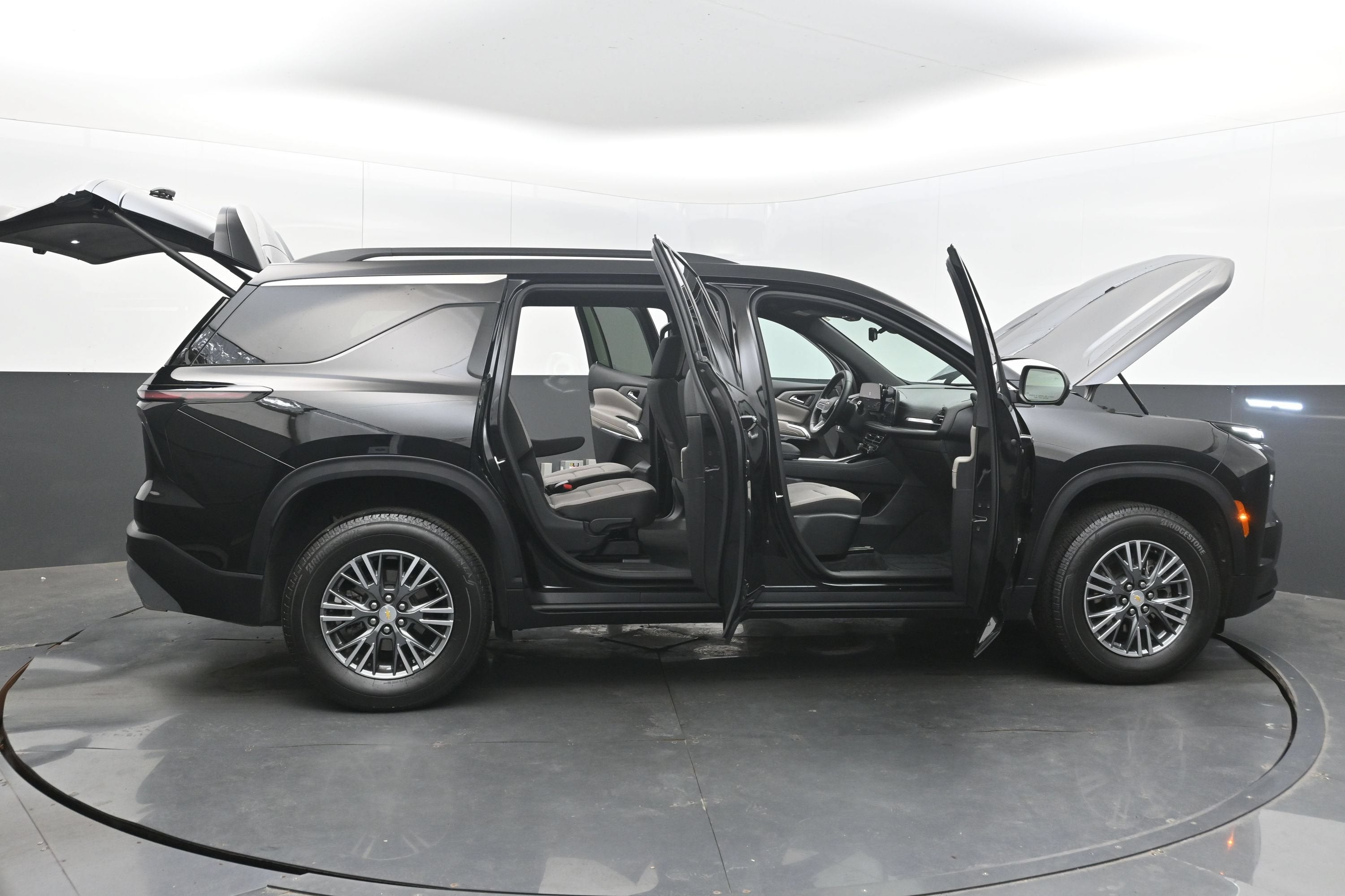 2026 Chevrolet Traverse FWD LT