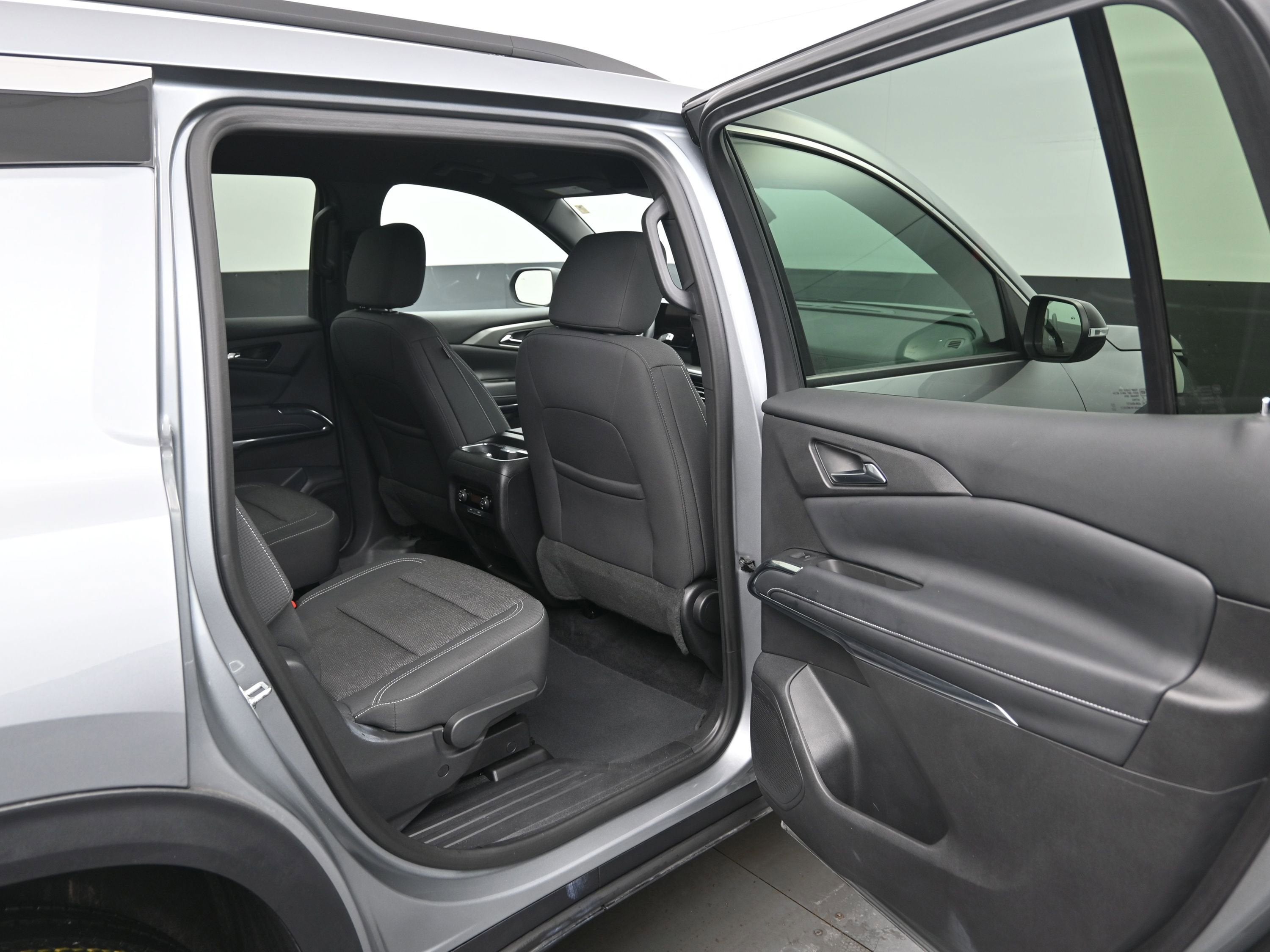 2025 Chevrolet Traverse FWD LT