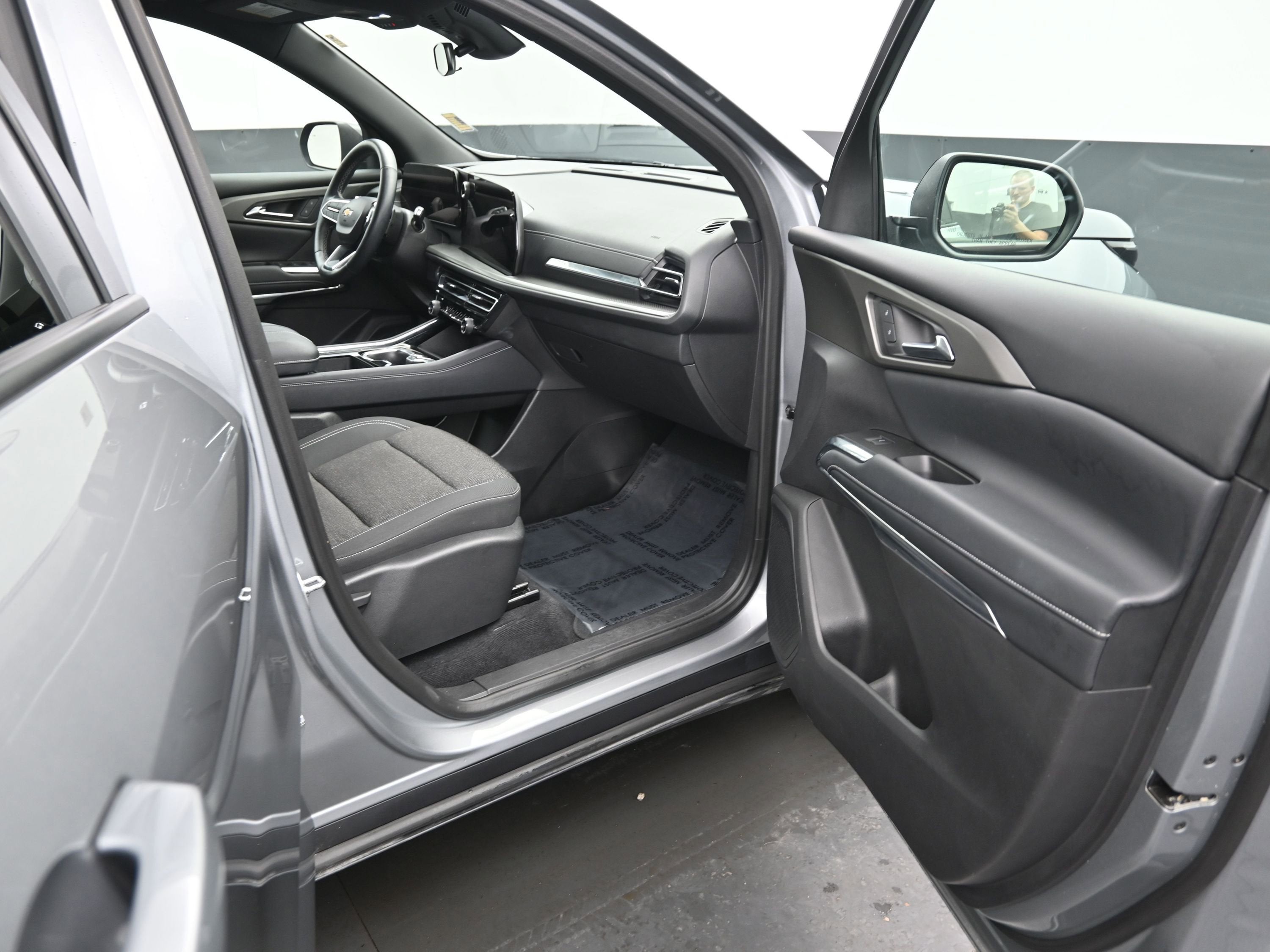 2025 Chevrolet Traverse FWD LT