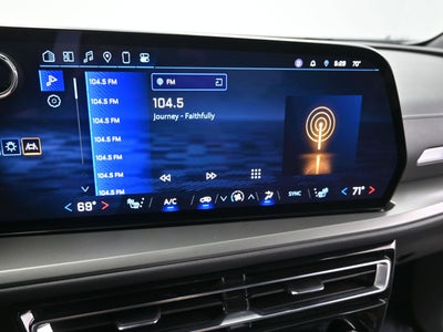 2025 Chevrolet Traverse FWD LT