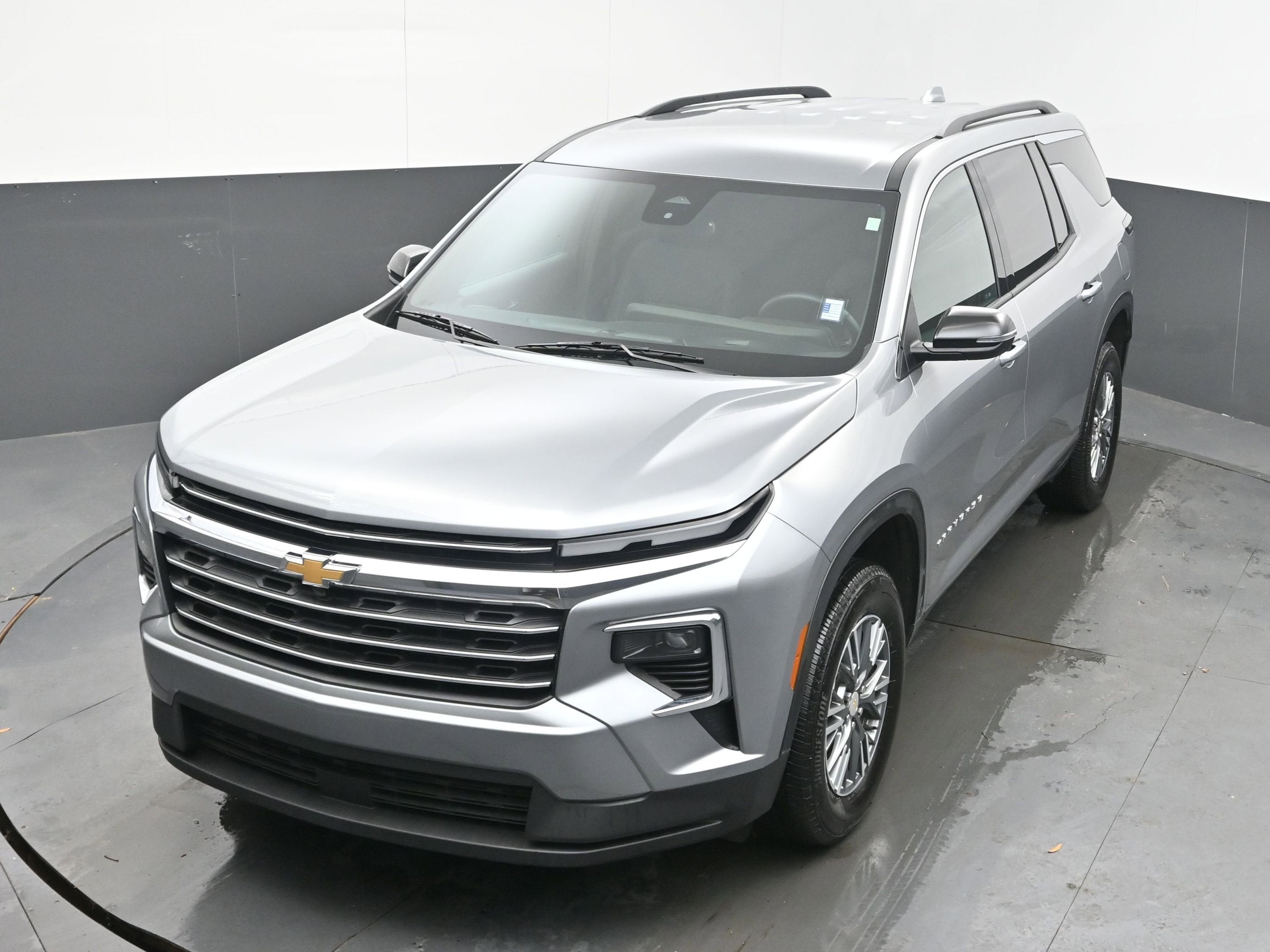 2025 Chevrolet Traverse FWD LT