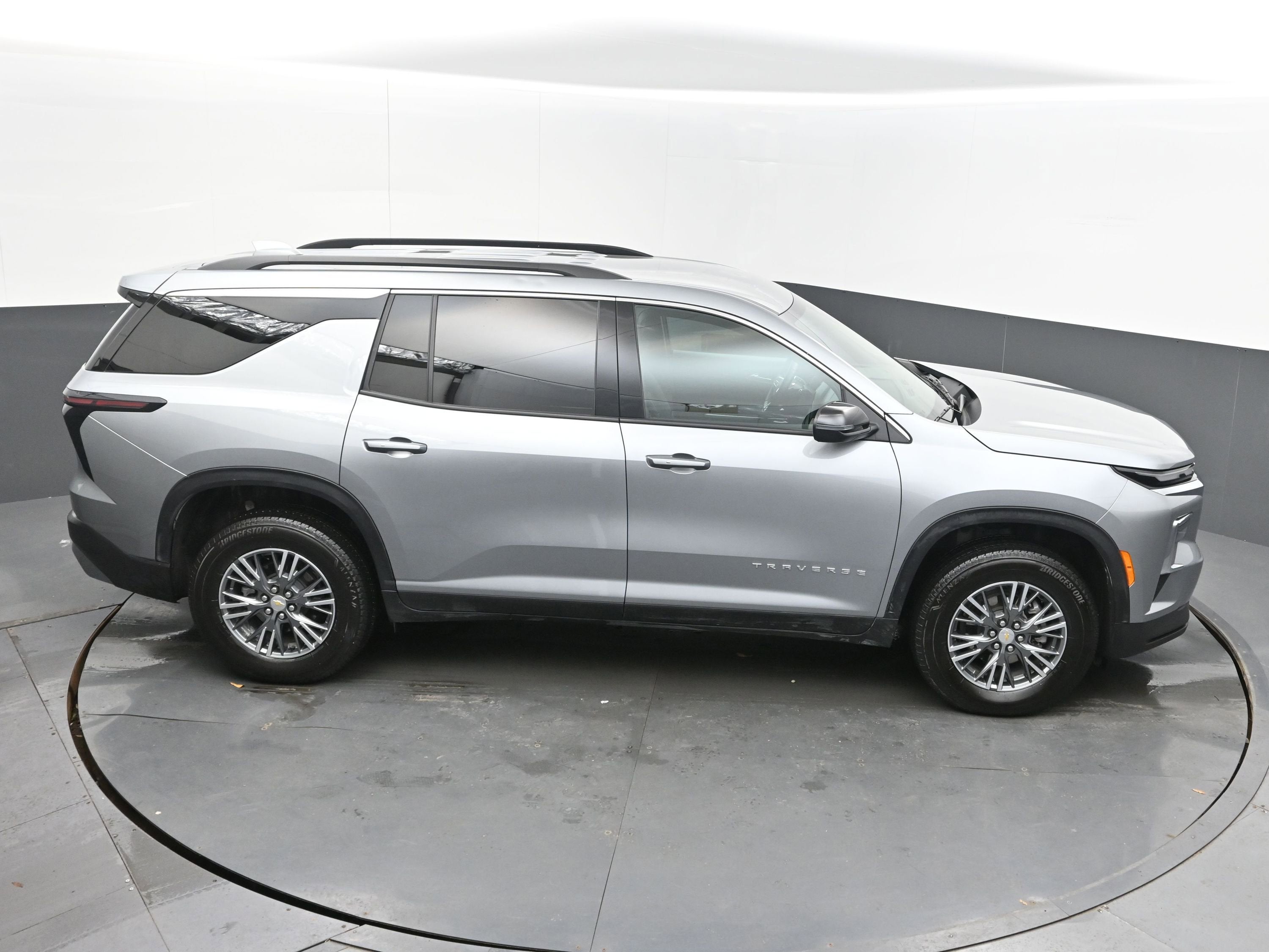 2025 Chevrolet Traverse FWD LT